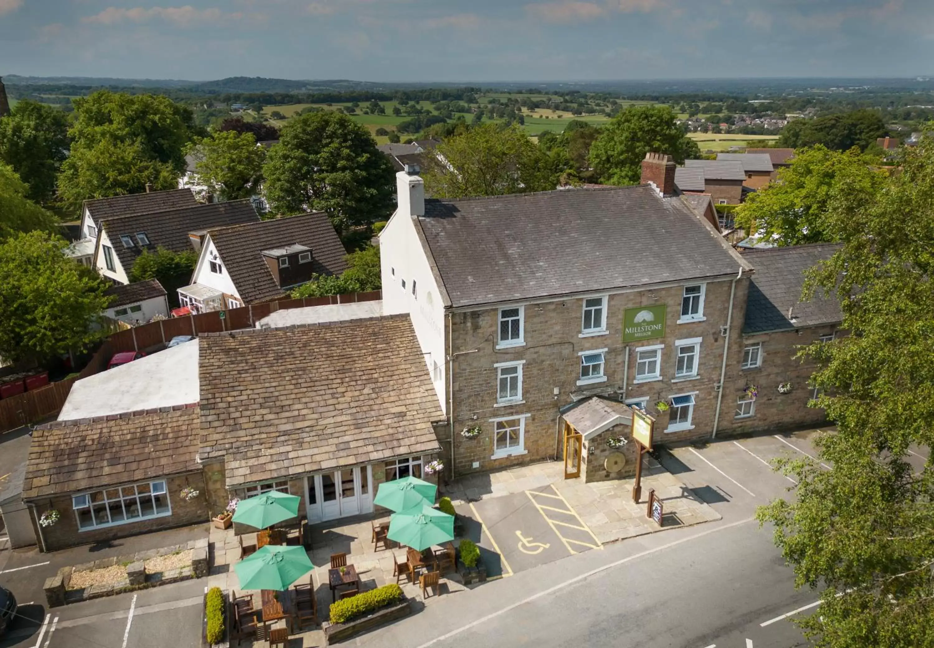 Property building, Bird's-eye View in The Millstone, Mellor