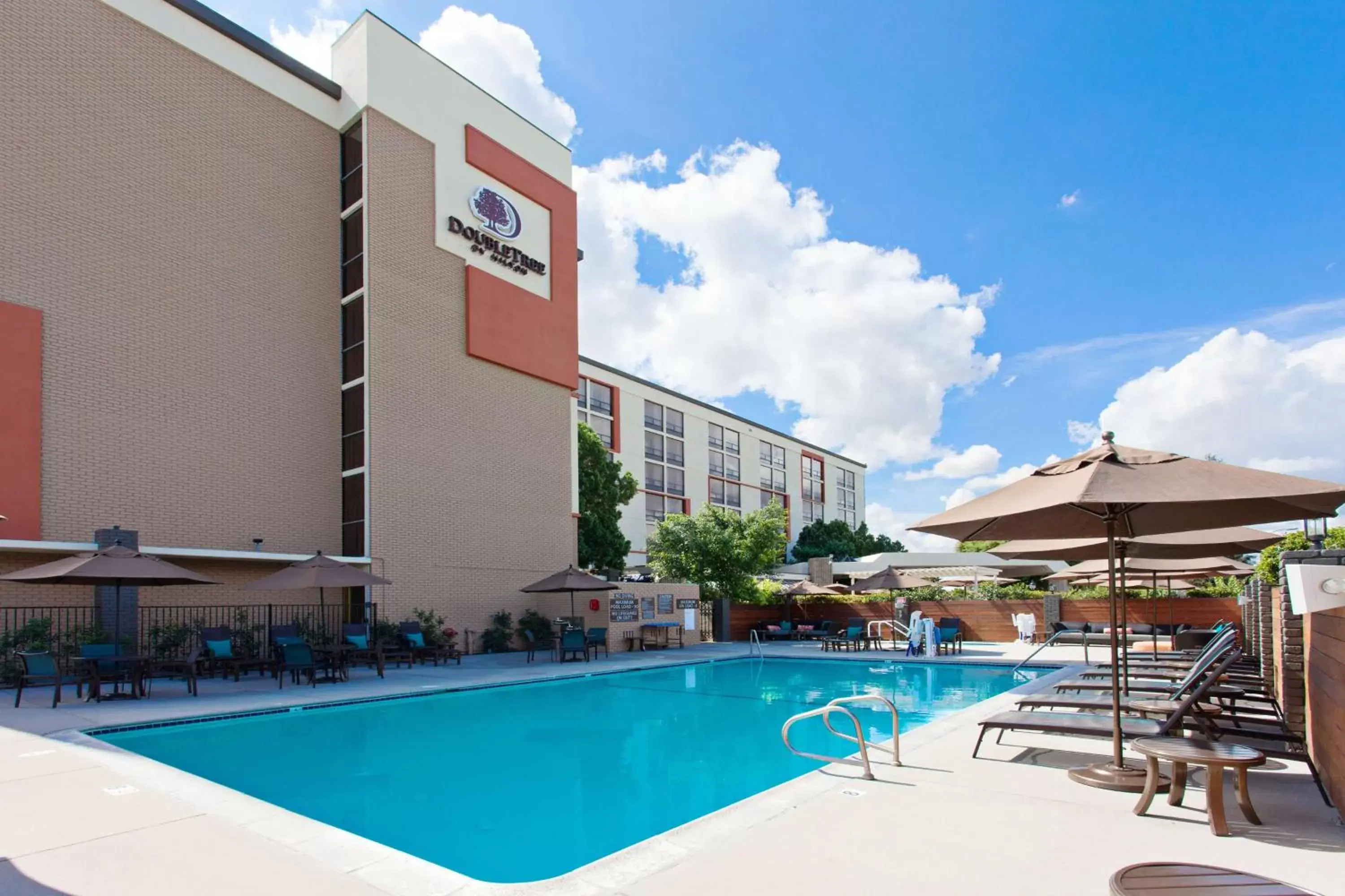 Pool view, Property Building in DoubleTree by Hilton San Bernardino