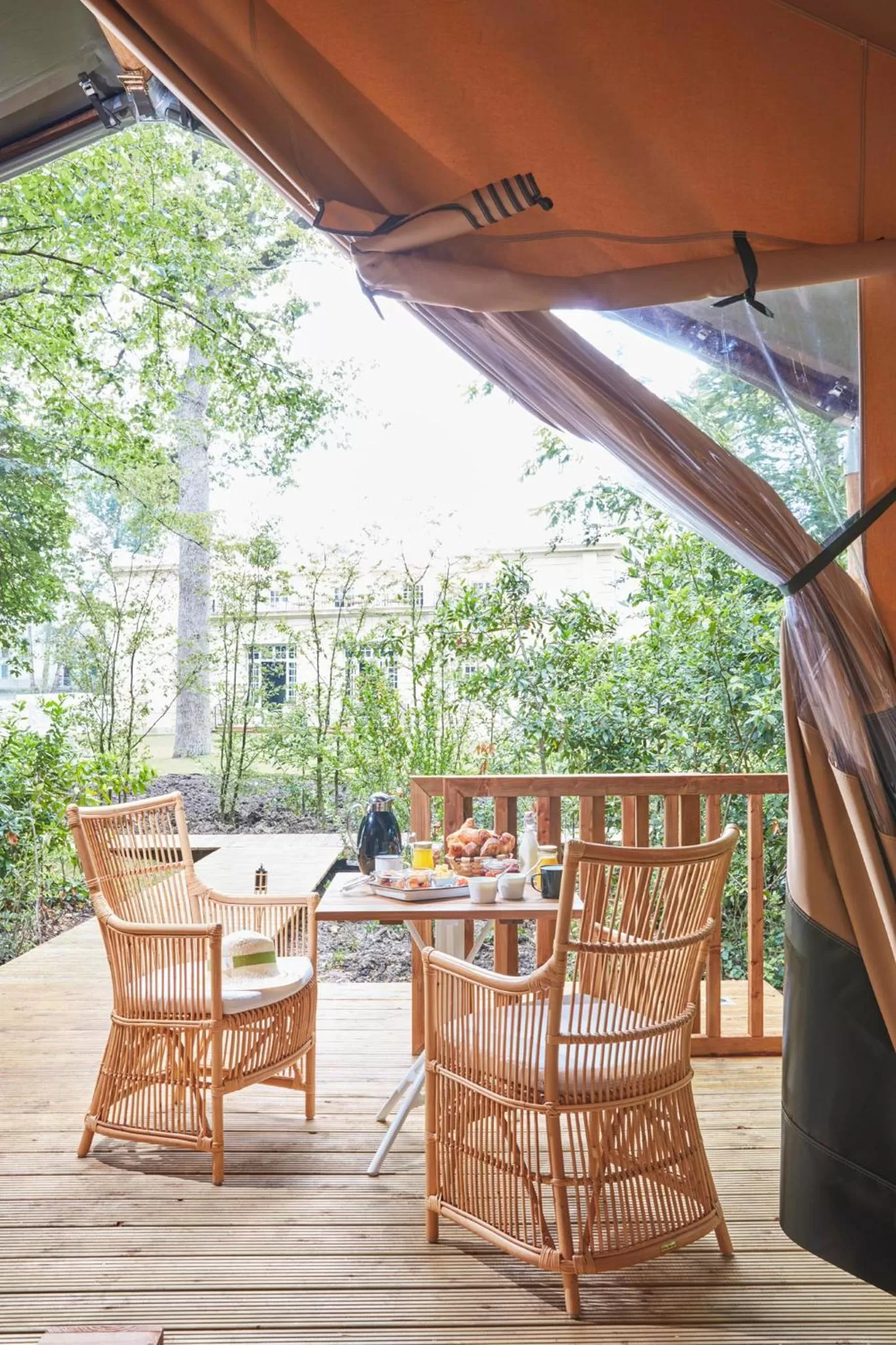 Garden view in Hôtel Domaine de Raba Bordeaux Sud