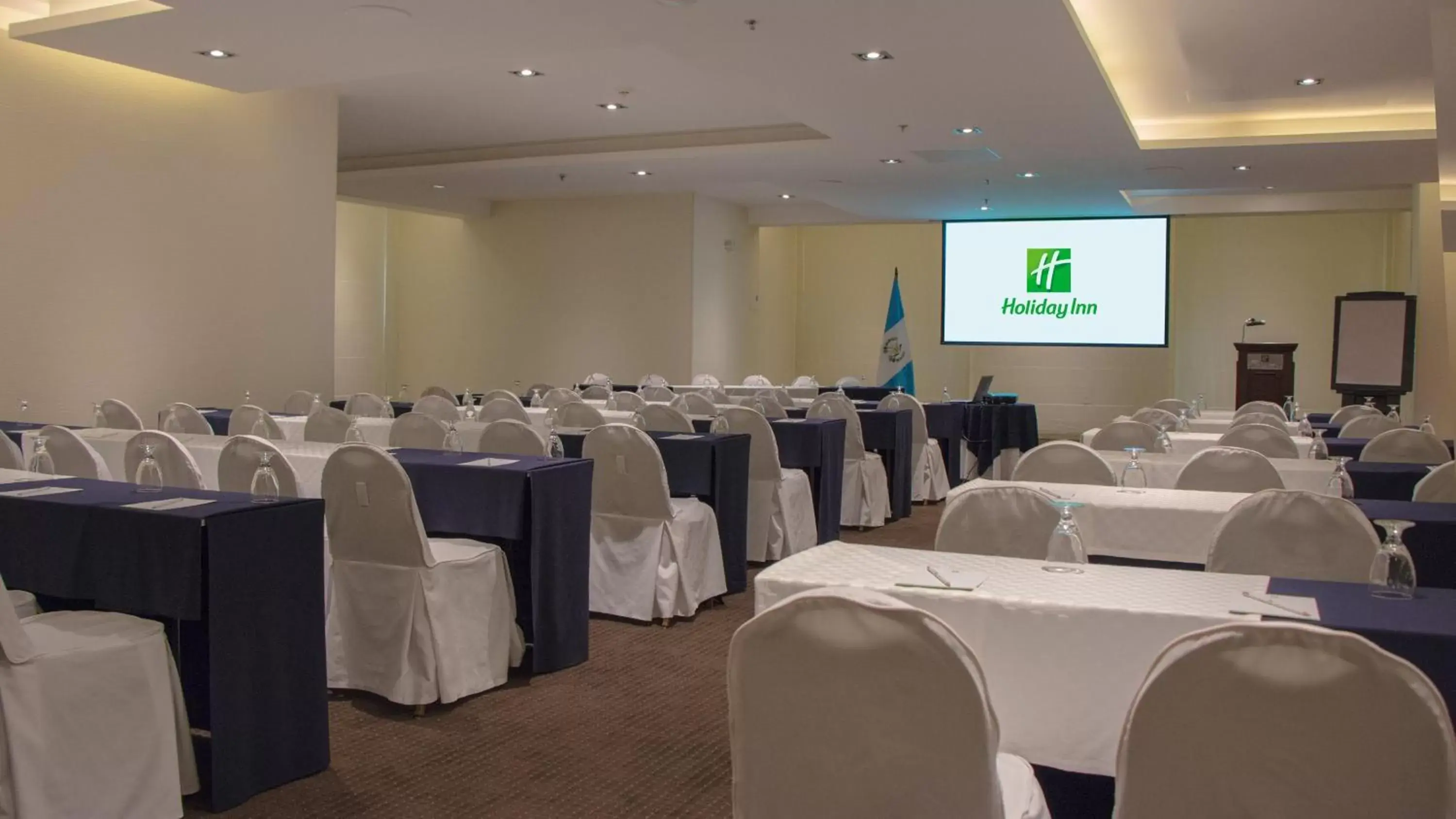 Meeting/conference room in Holiday Inn Guatemala, an IHG Hotel
