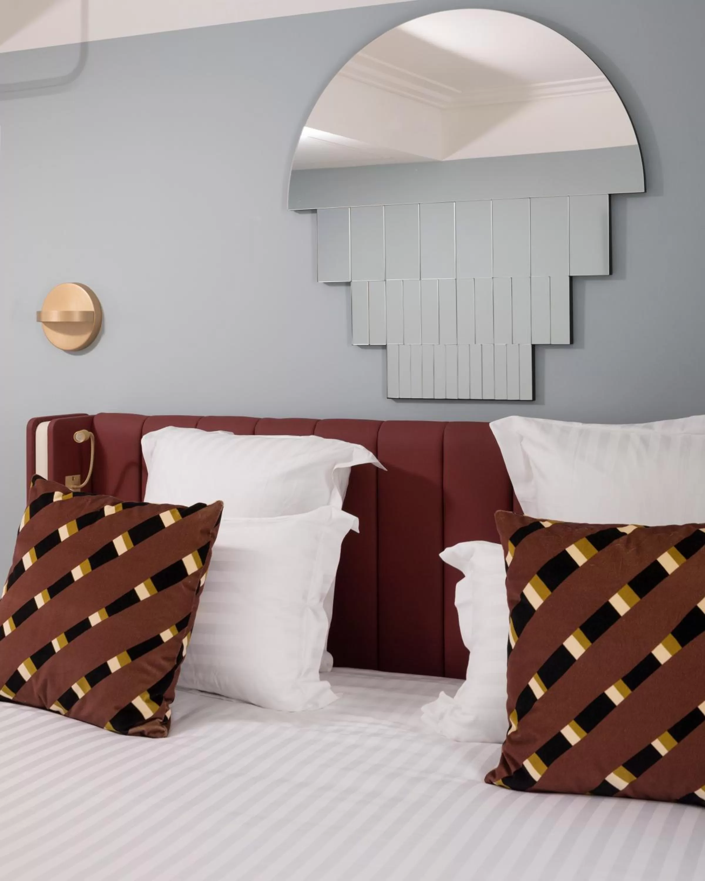 Bedroom, Bed in Hôtel Parisianer