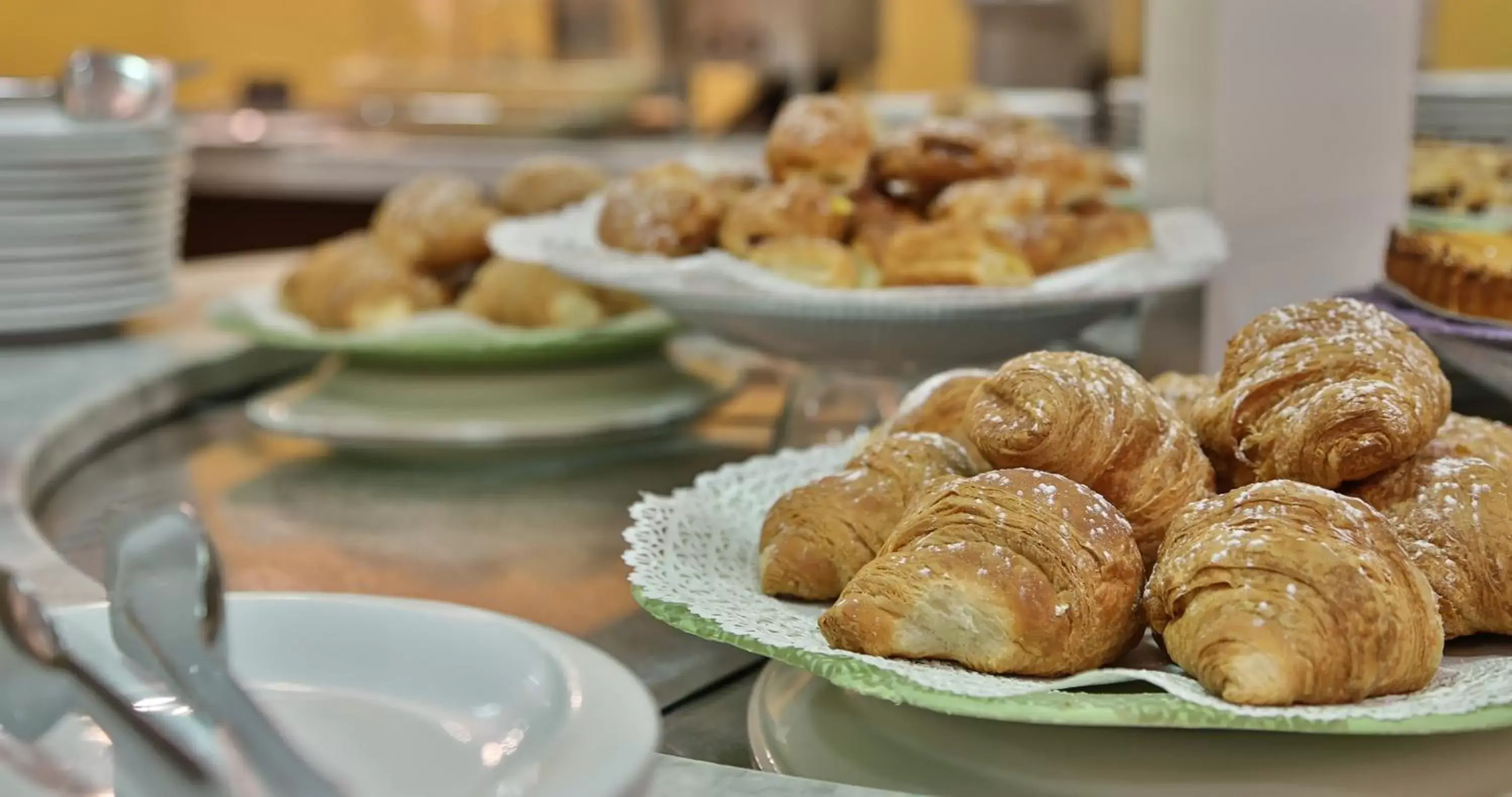 Continental breakfast in Crowne Plaza Venice East, an IHG Hotel