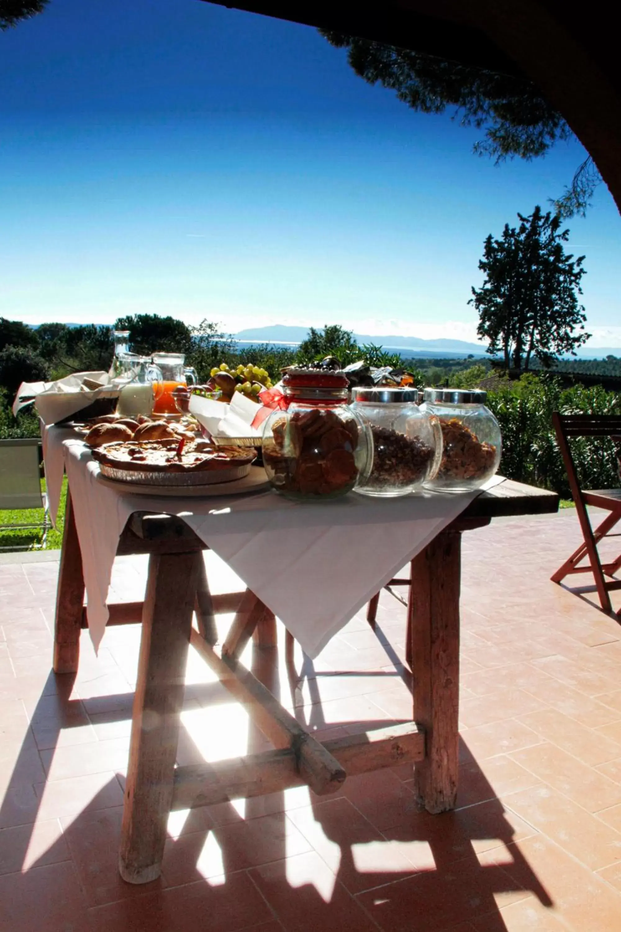 Buffet breakfast, Balcony/Terrace in Locanda Delle Mura Anna De Croy