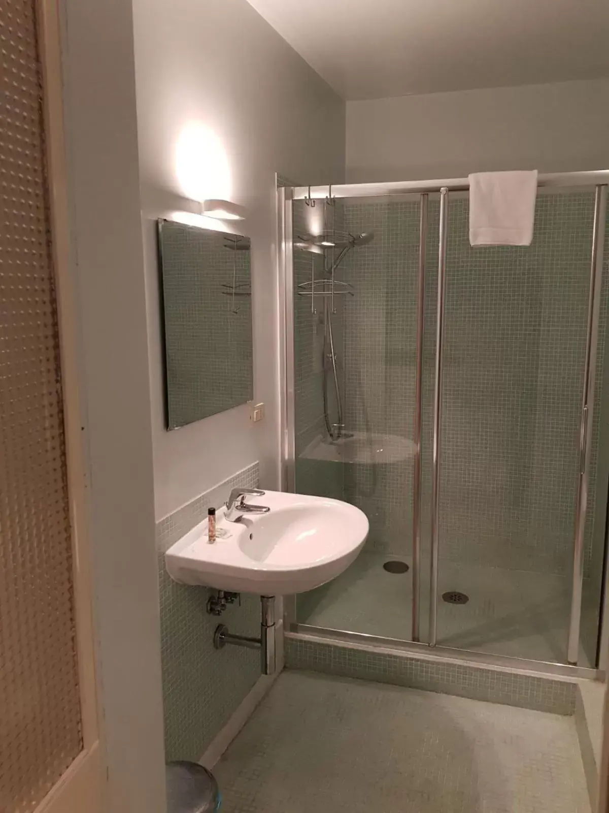 Shower, Bathroom in B&B Santi Quattro Al Colosseo