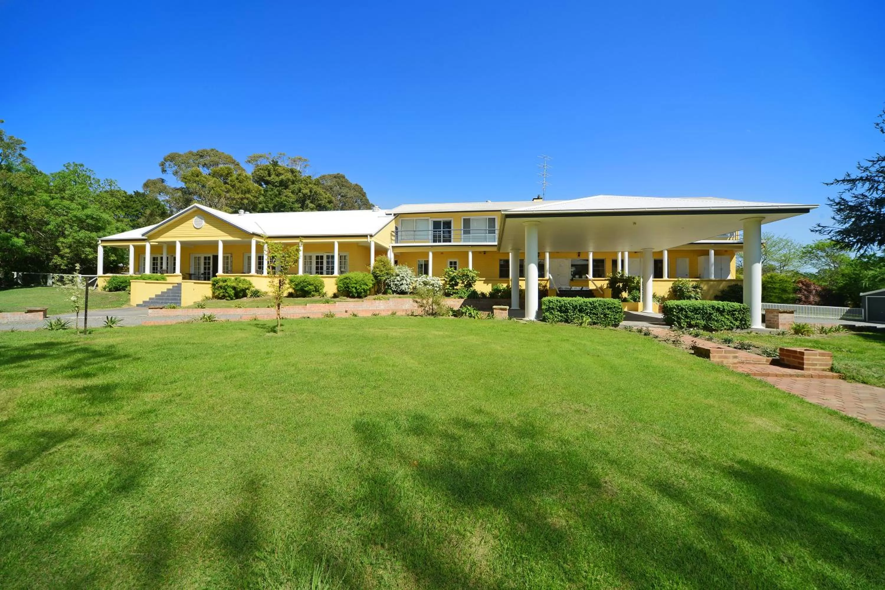 Garden, Property Building in Bundanoon Lodge