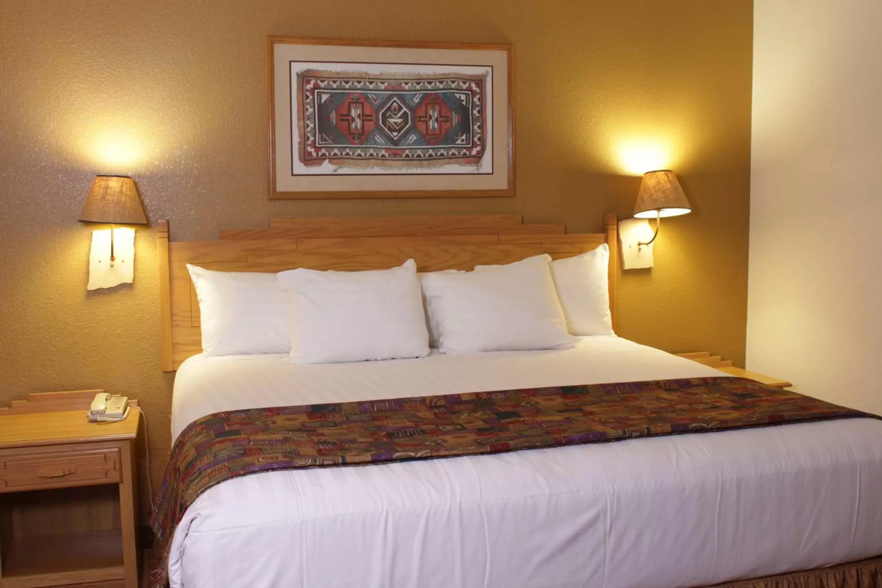 Photo of the whole room, Bed in Best Western Gold Canyon Inn & Suites