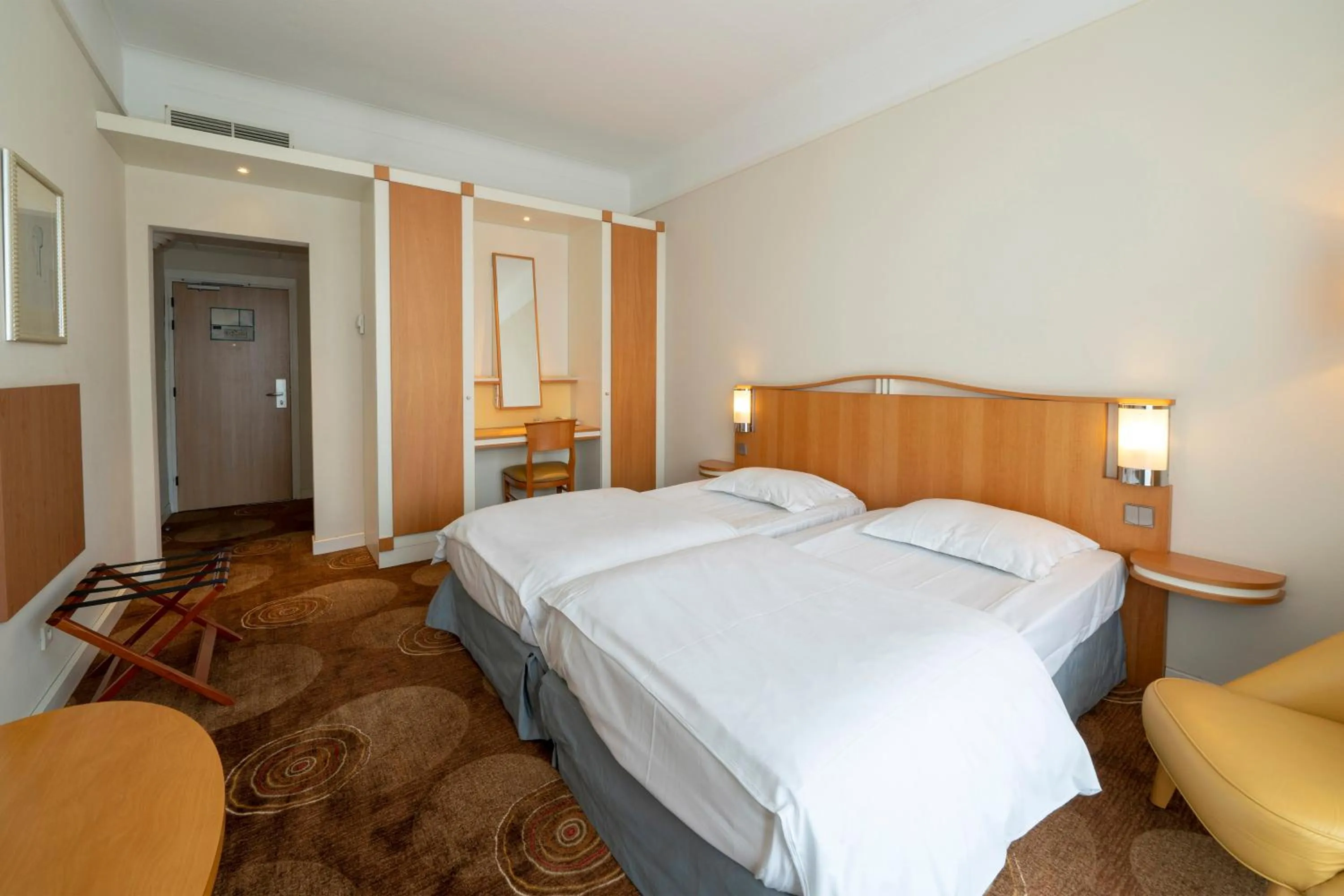 Bedroom, Bed in Grand Hôtel Filippo Strasbourg Nord