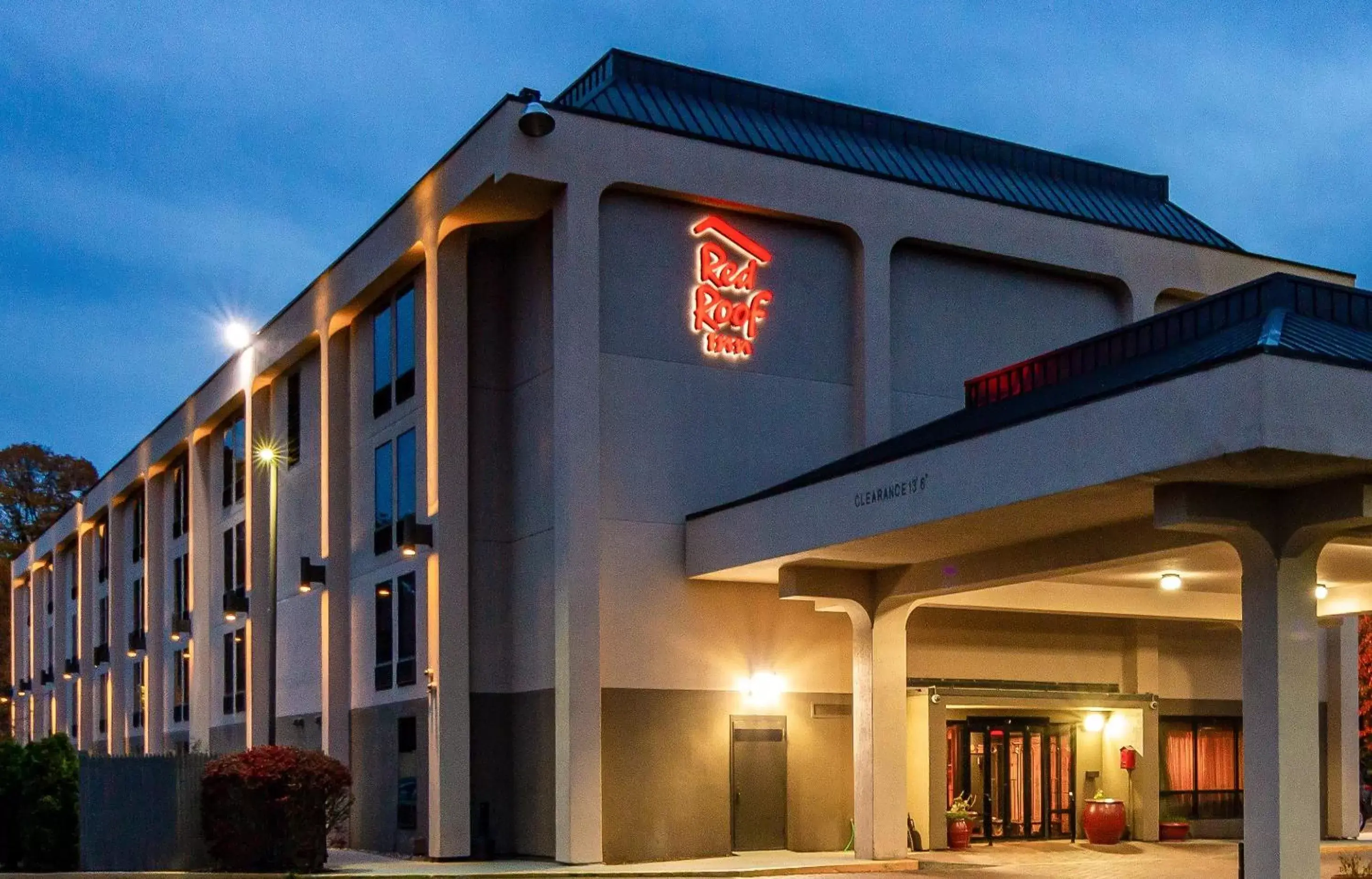 Property Building in Red Roof Inn Meriden