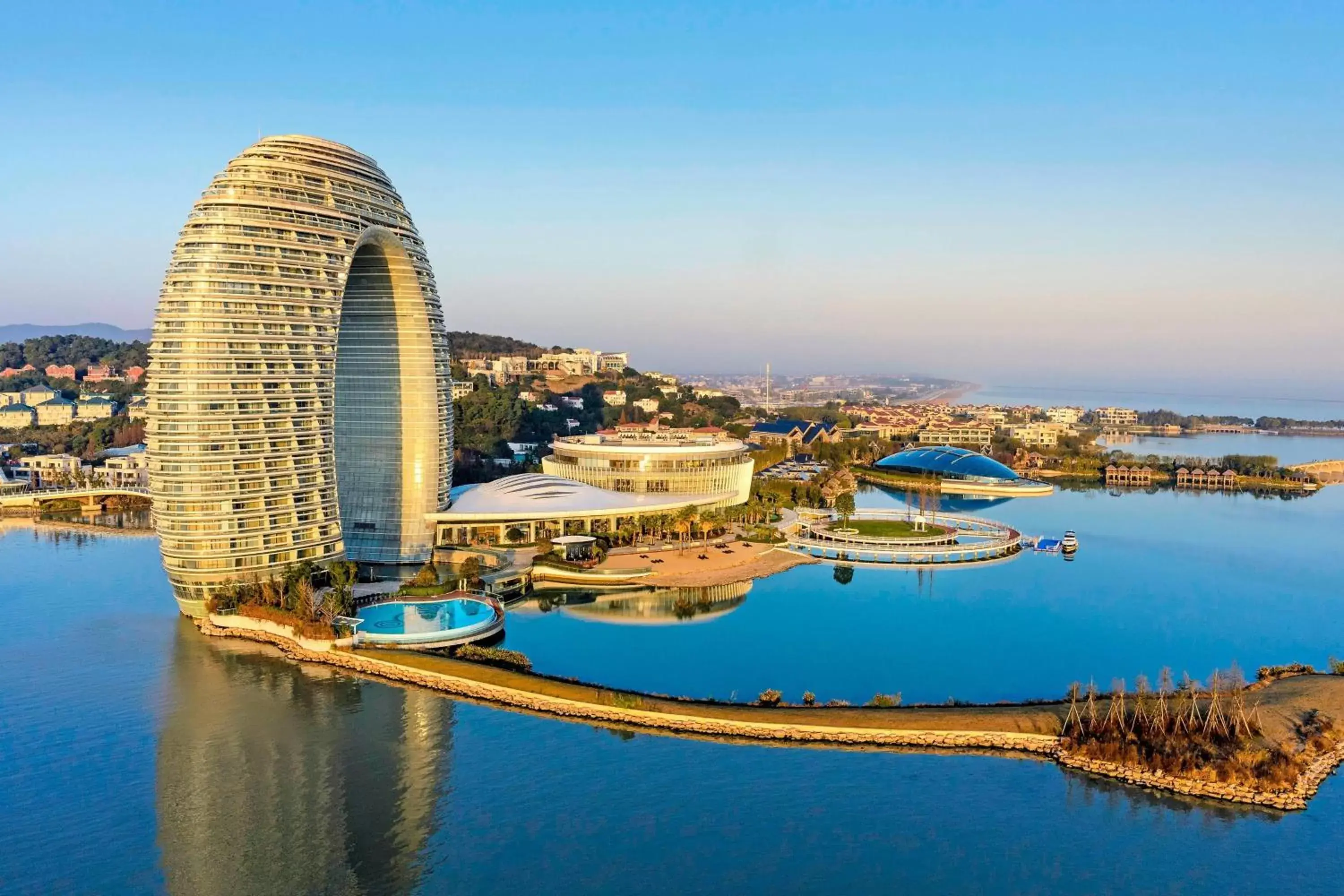 Property building in Sheraton Huzhou Taihu Lake Hot Spring Resort & Spa