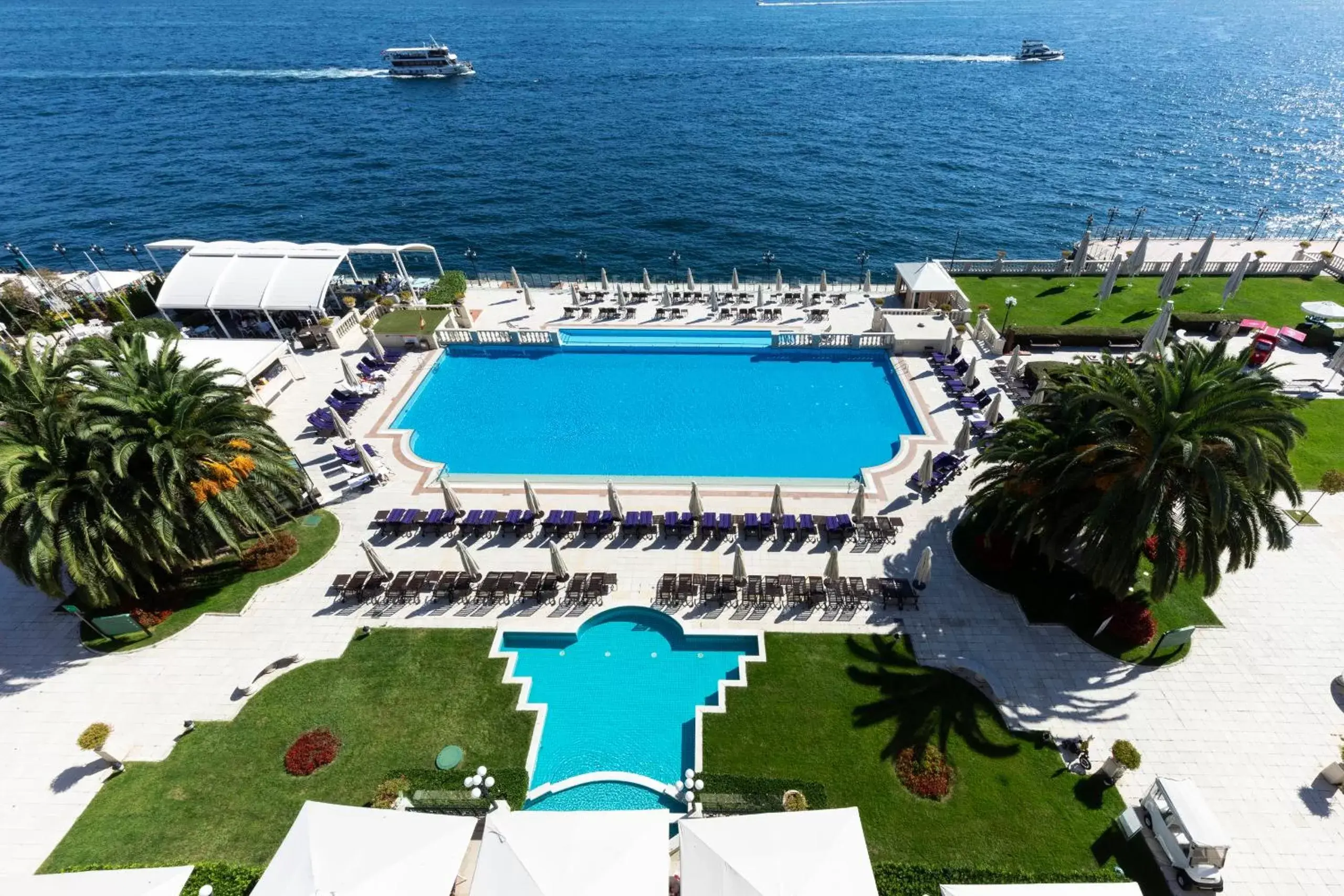 Swimming pool, Pool View in Çırağan Palace Kempinski Istanbul