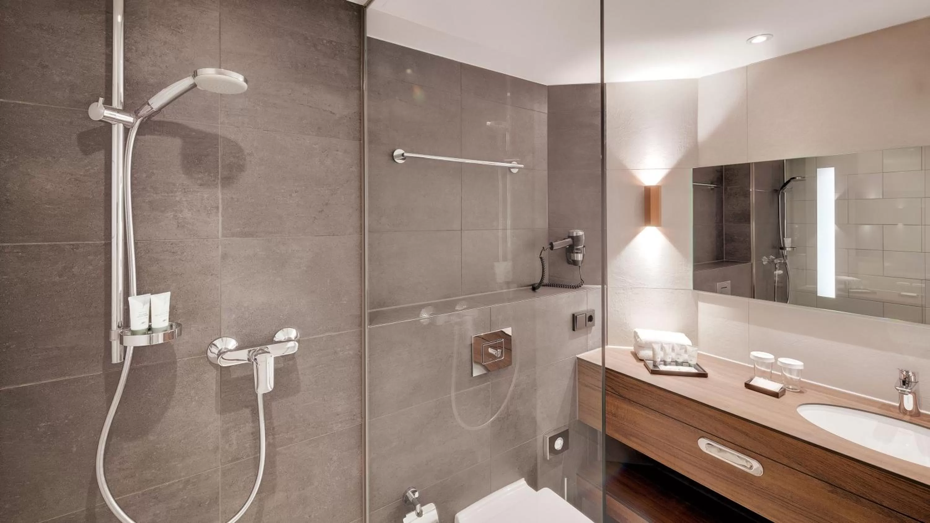 Bathroom in Bilderberg Bellevue Hotel Dresden