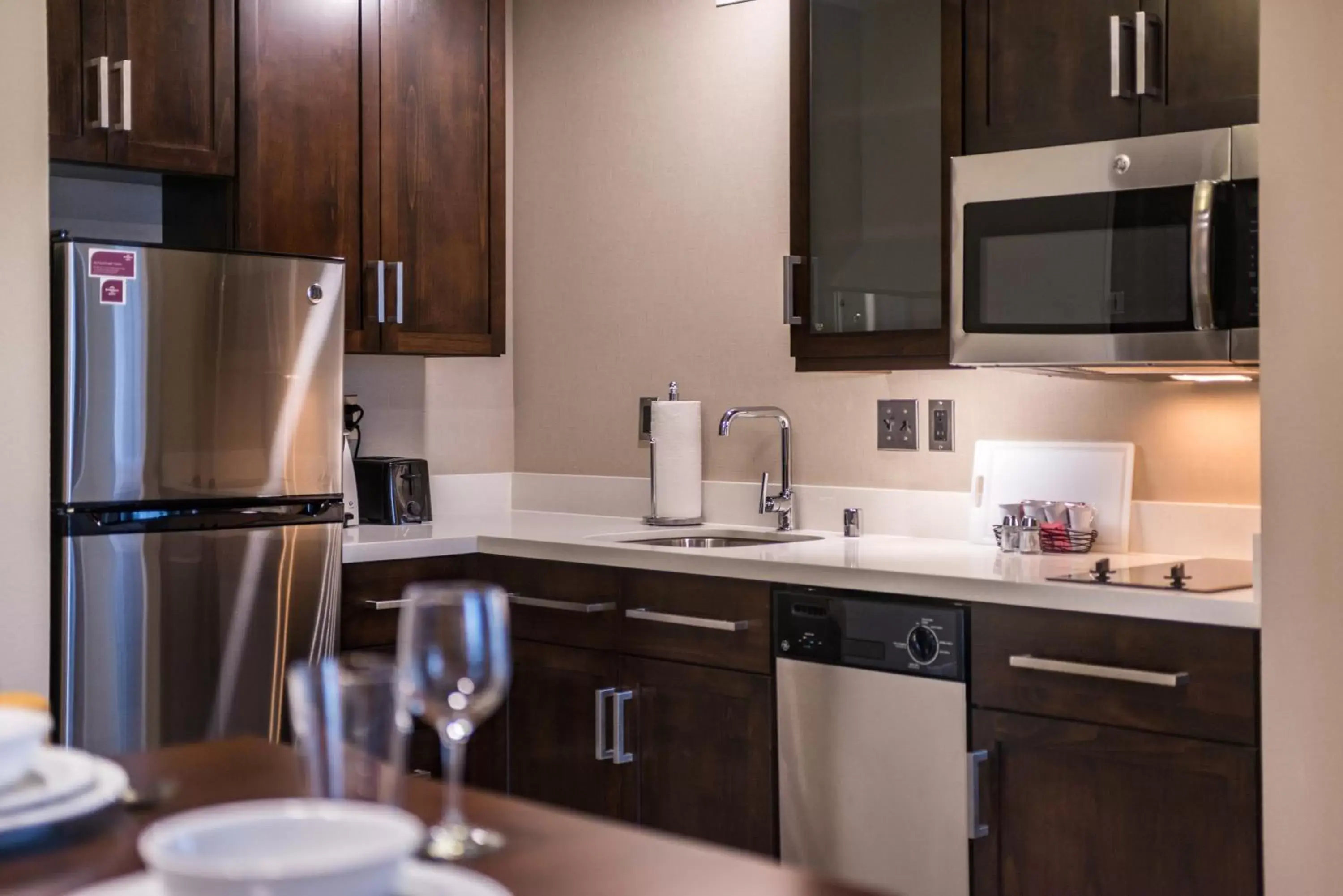 Kitchen or kitchenette, Kitchen/Kitchenette in Residence Inn by Marriott Seattle University District