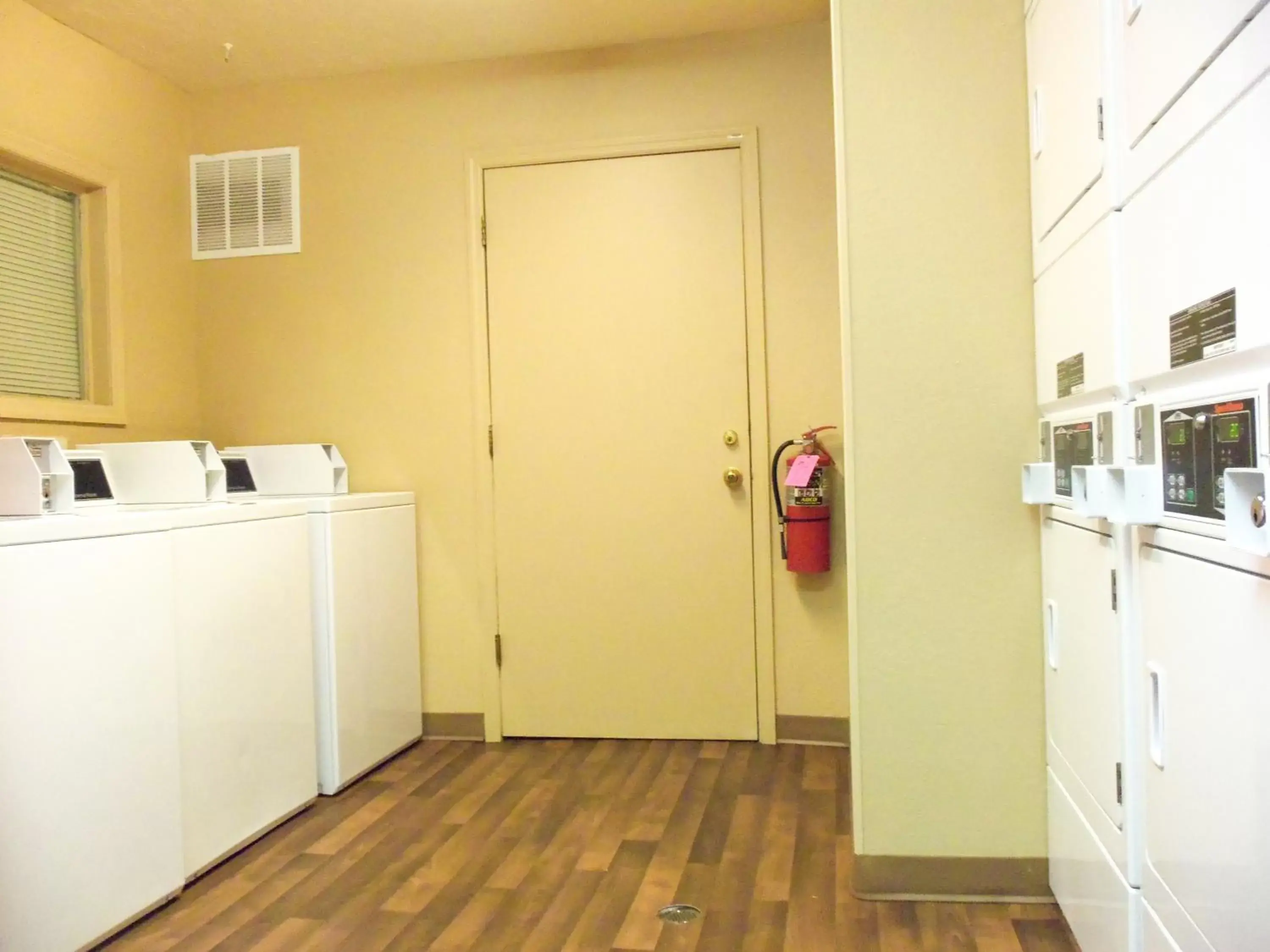 Other, Kitchen/Kitchenette in DuPont Suites - Louisville - St. Matthews