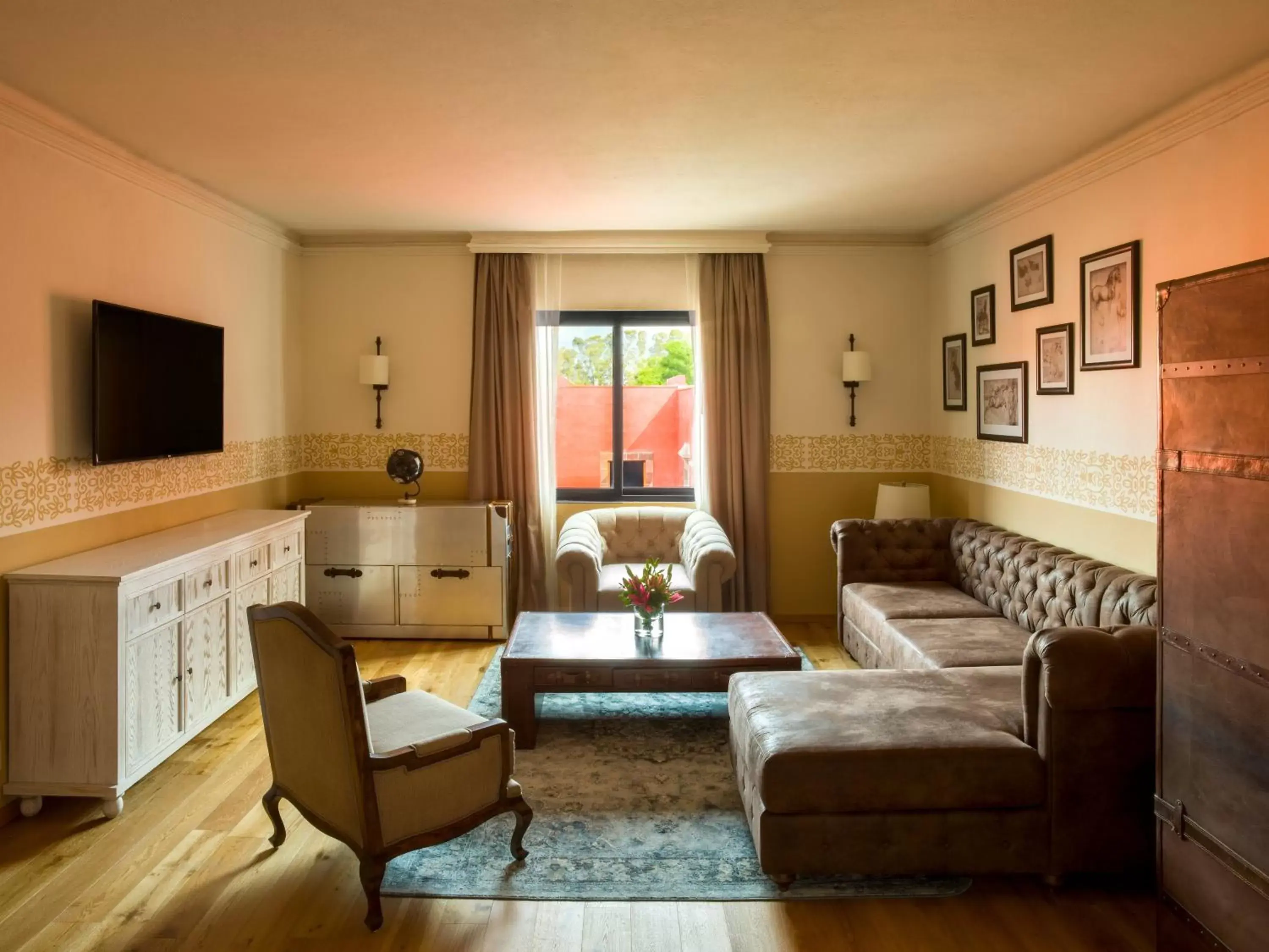 Photo of the whole room, Seating Area in Fiesta Americana Hacienda Galindo Resort & Spa