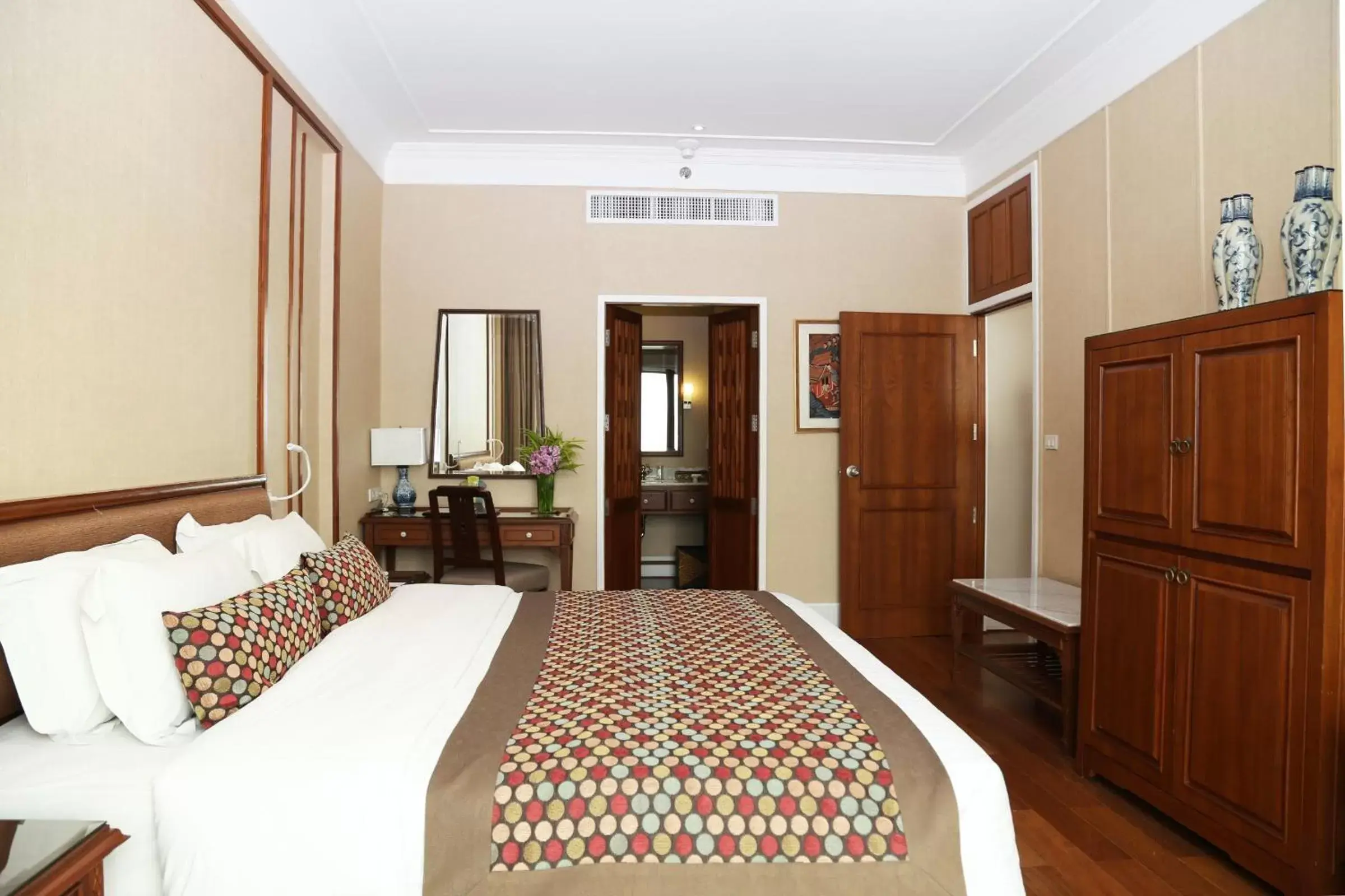 Bed in The Empress Hotel - SHA Extra Plus