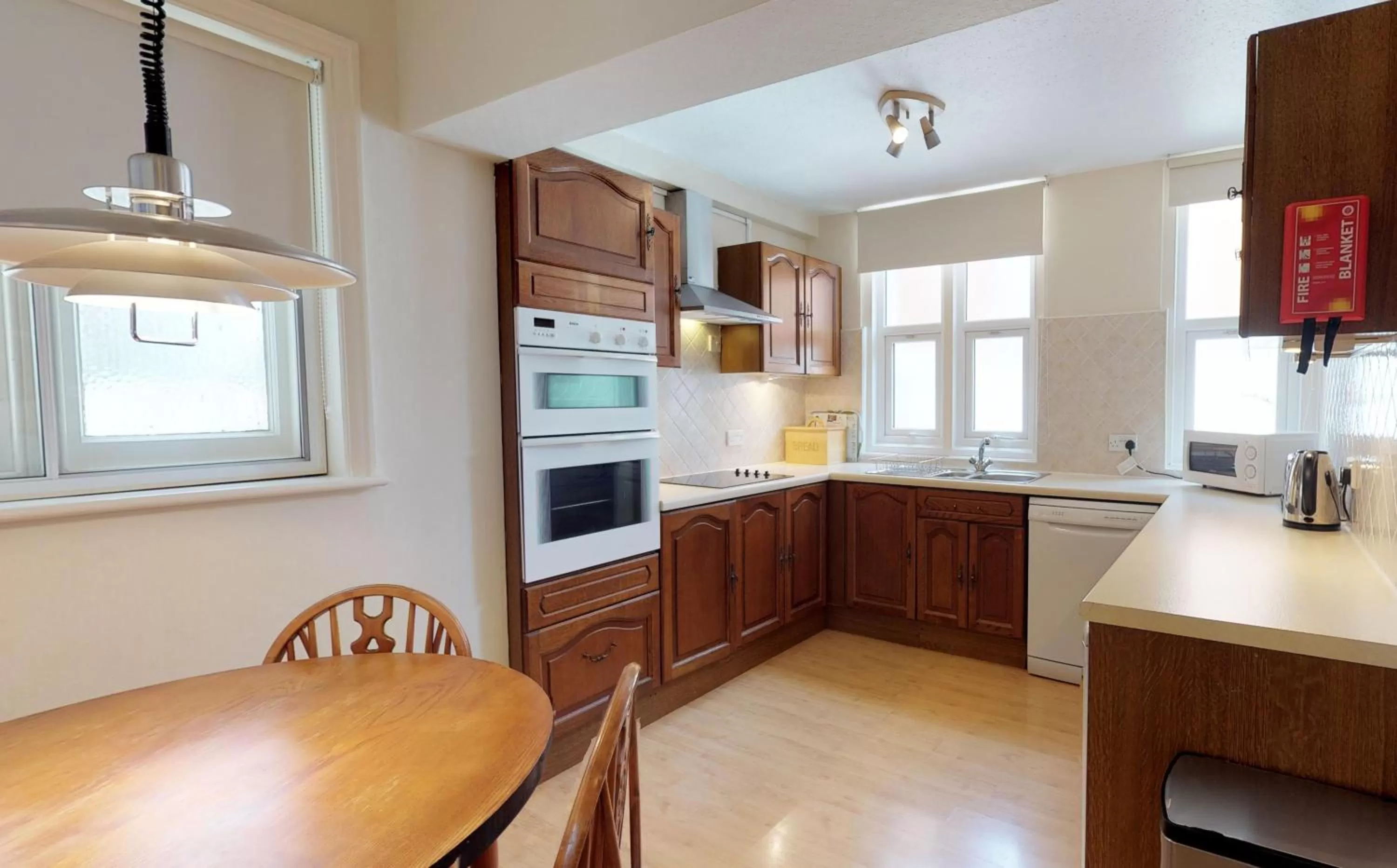 Kitchen or kitchenette, Kitchen/Kitchenette in Macdonald Elmers Court Resort