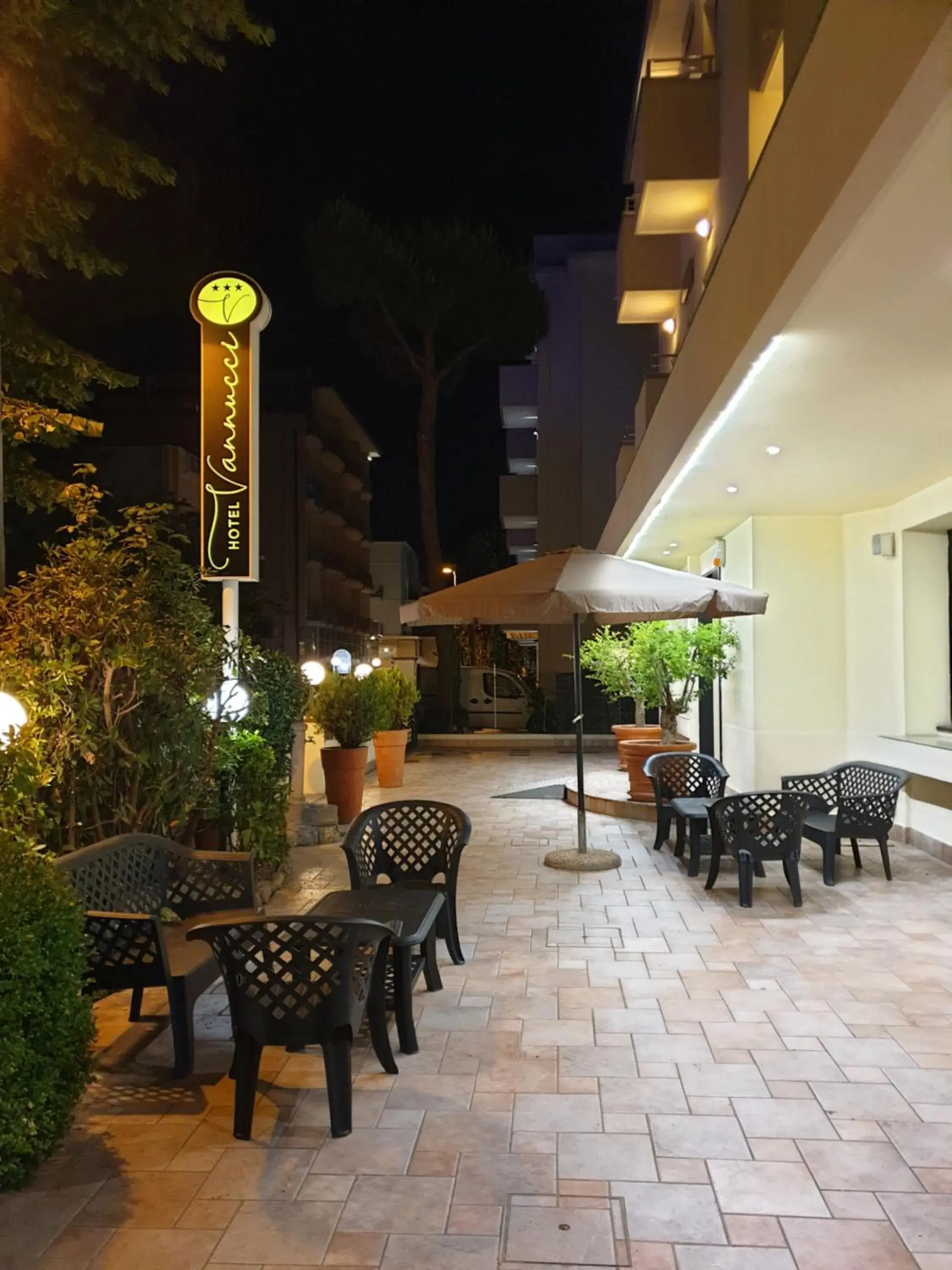 Property building, Restaurant/Places to Eat in Hotel Vannucci