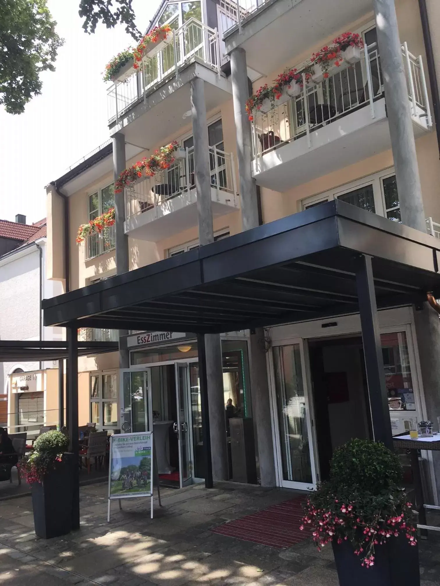 Facade/entrance, Property Building in Best Western Plus Parkhotel Erding