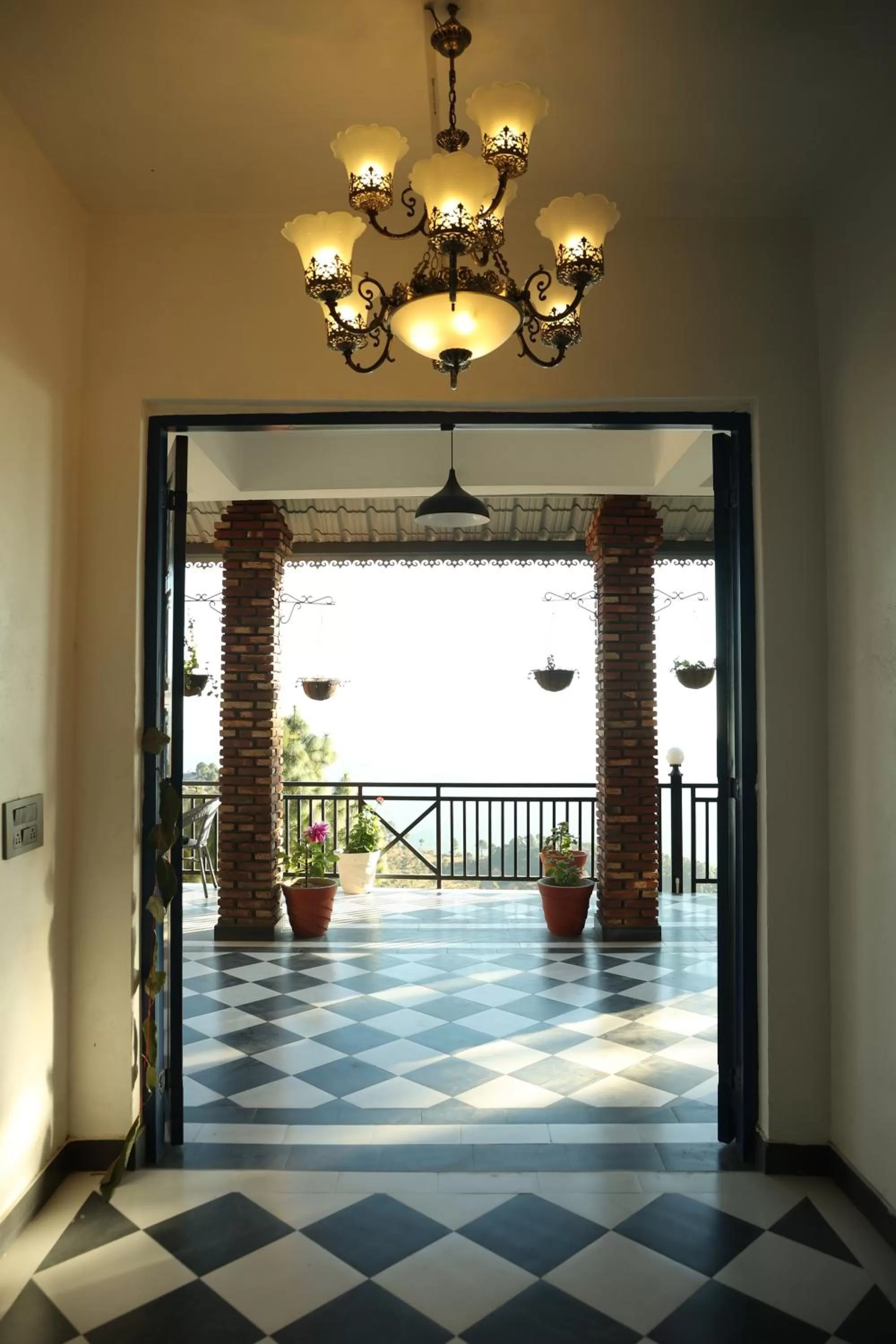 Facade/entrance in The Lanswood Estate