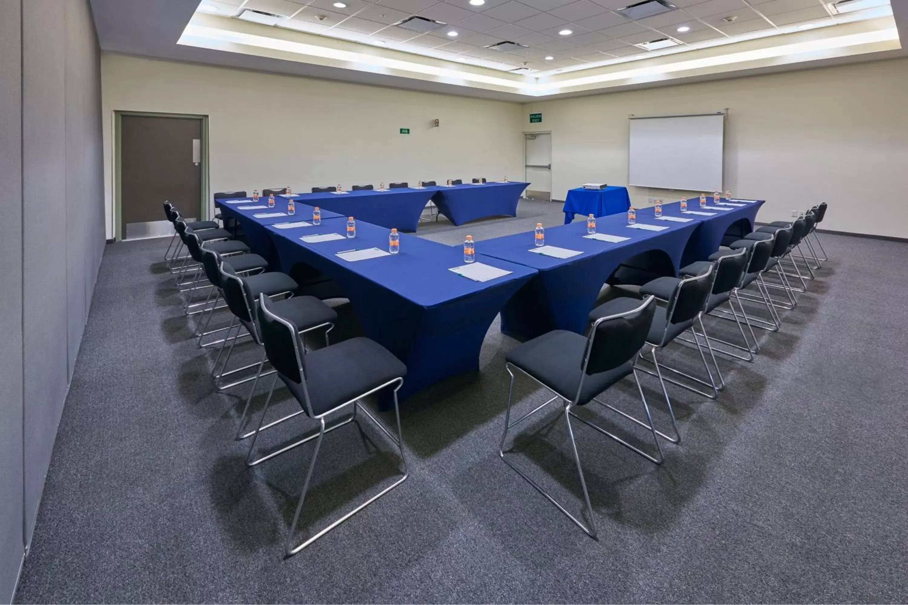 Meeting/conference room in City Express Junior by Marriott Puebla FINSA
