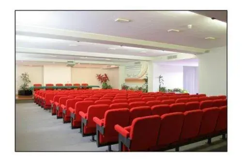 Business facilities in Grand Hotel President