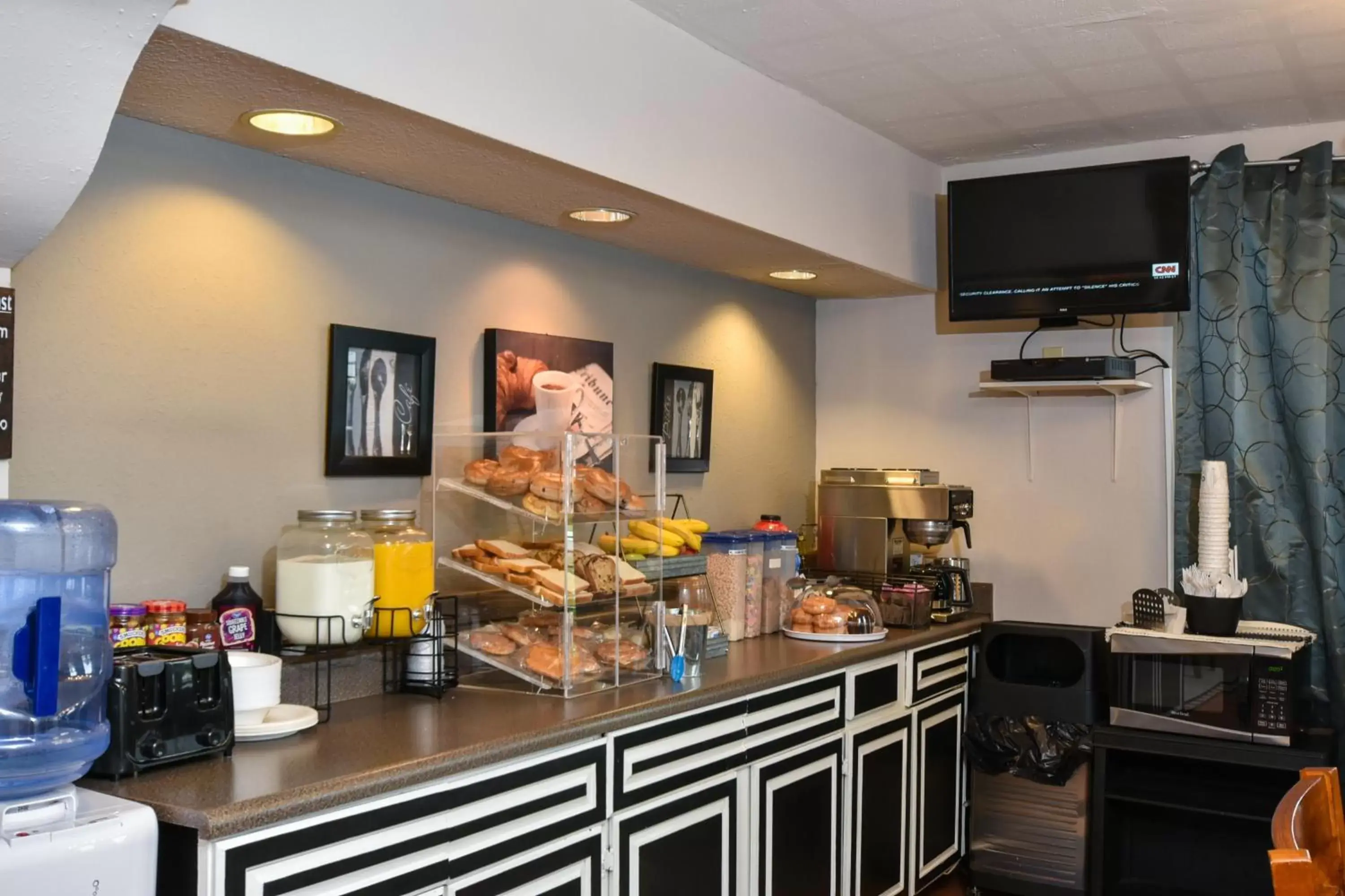 Food and drinks, Restaurant/Places to Eat in Americas Best Value Inn & Suites Williamstown