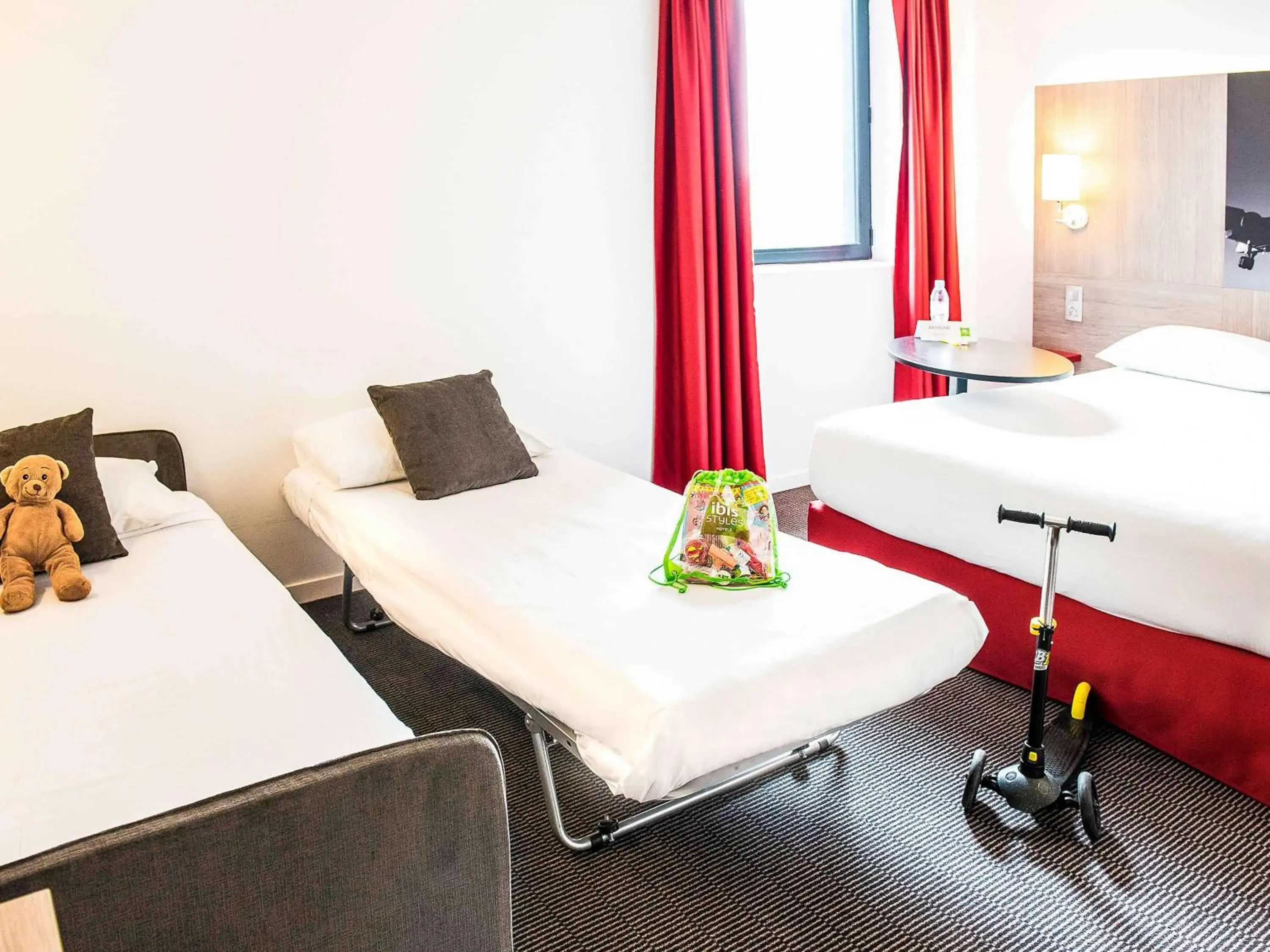 Photo of the whole room, Bed in ibis Styles Toulouse Cite Espace