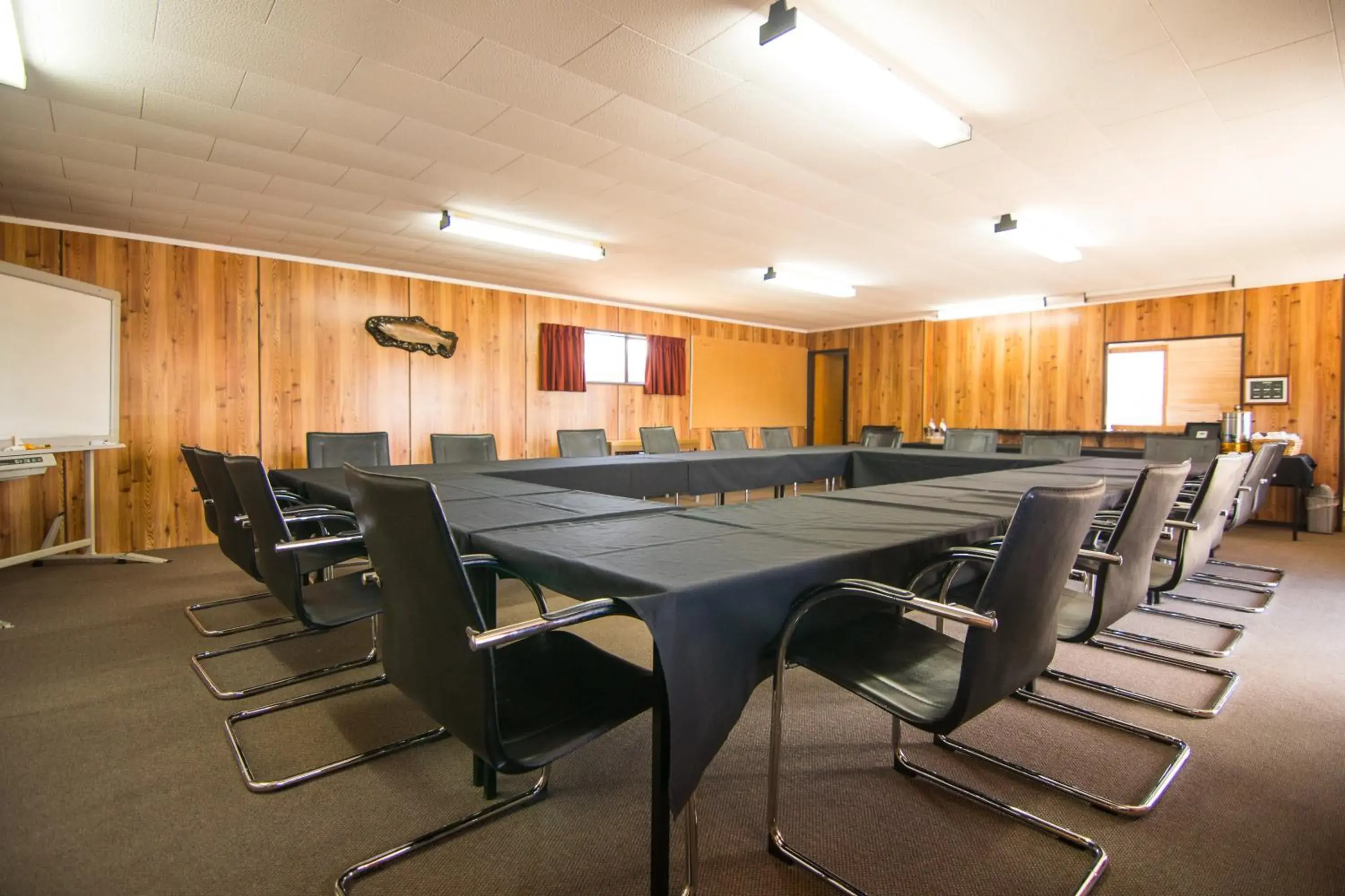 Business facilities in Parklands Motorlodge & Holiday Park