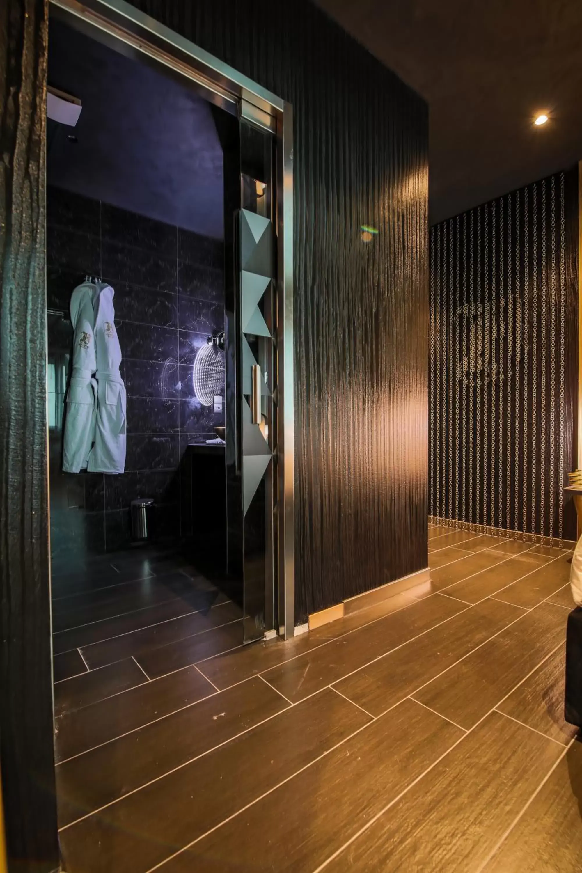 Shower in H Hotel & SPA - Adults Only