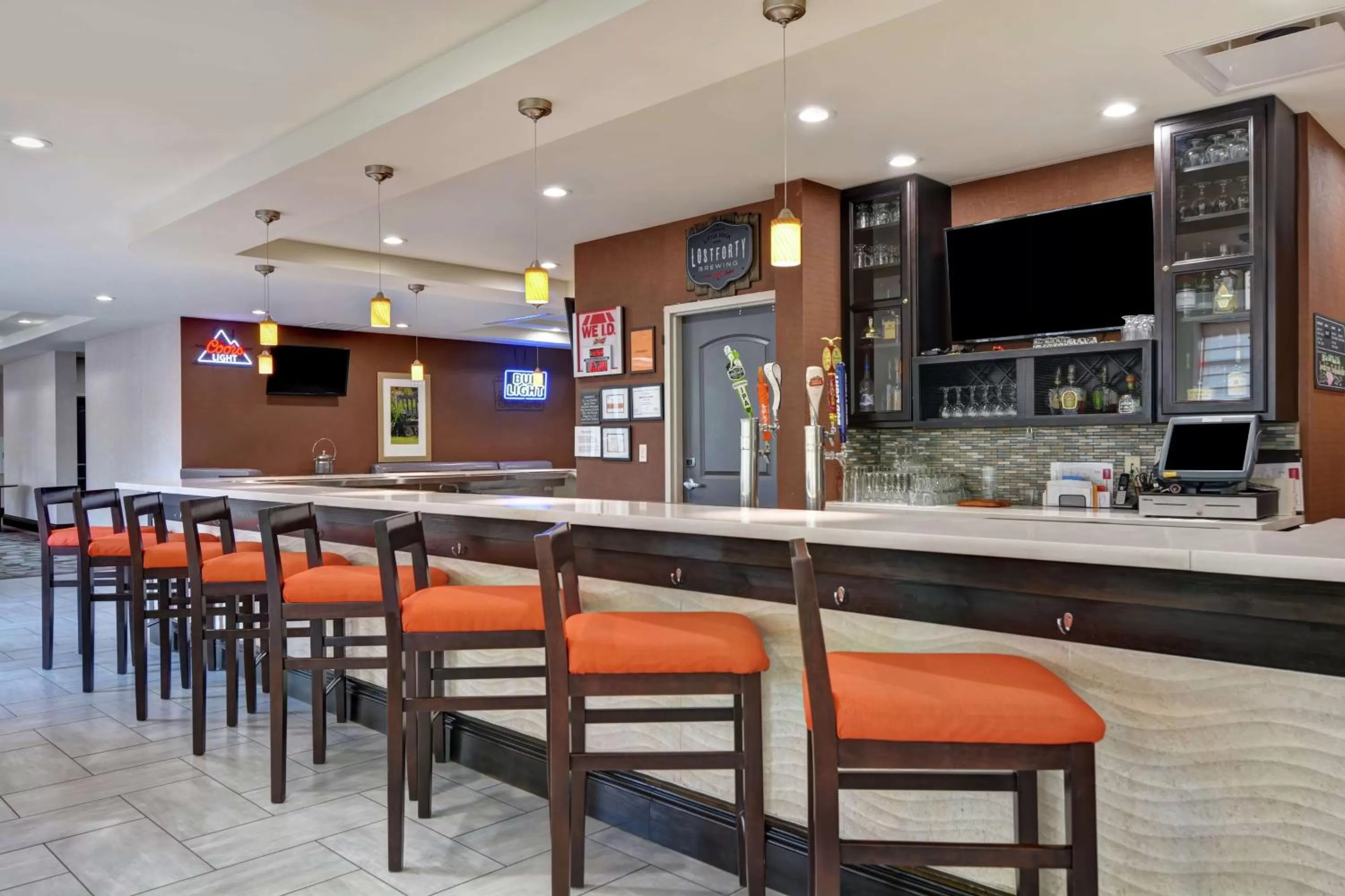 Lounge or bar in Hilton Garden Inn and Fayetteville Convention Center