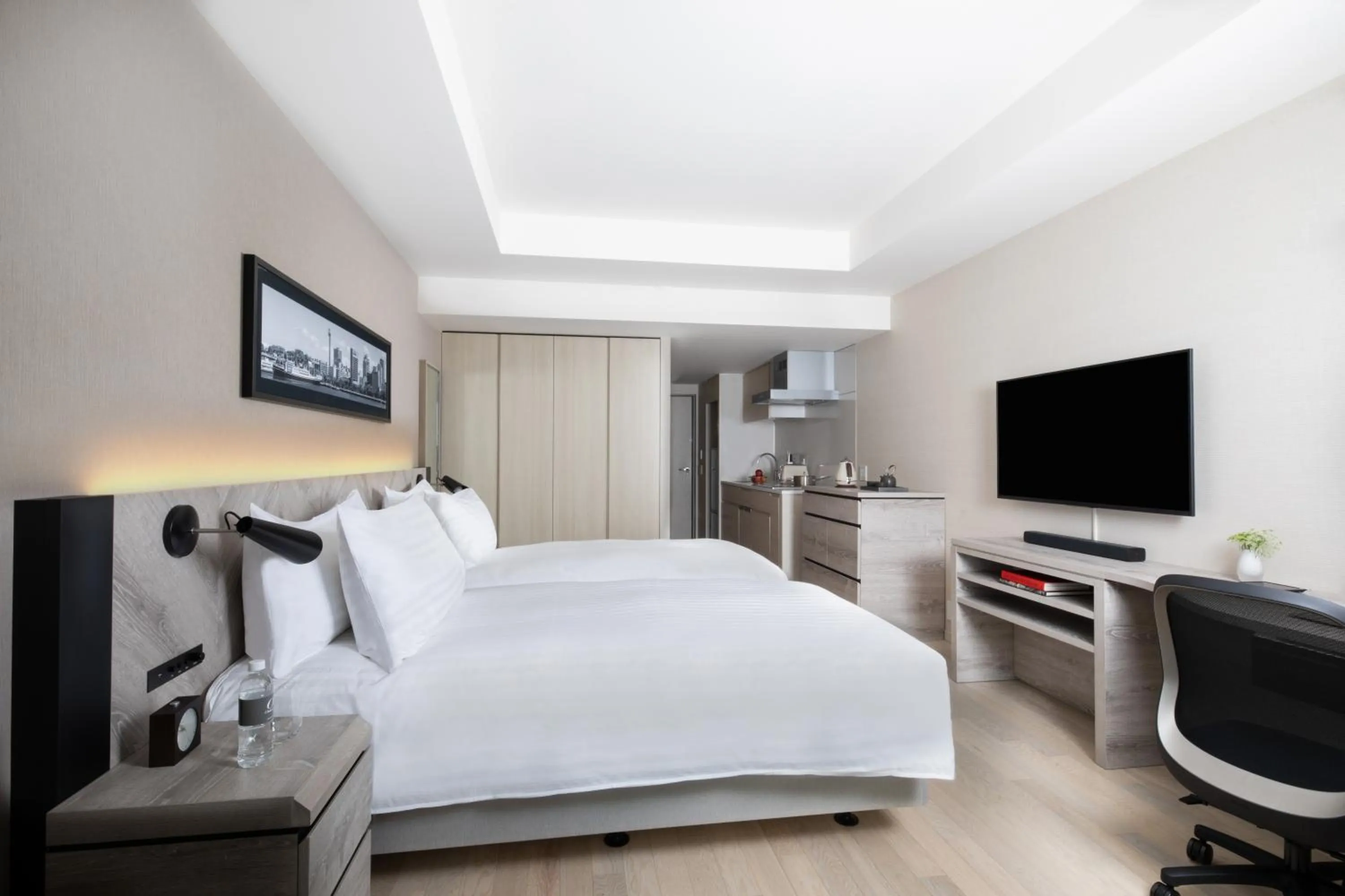 Bed in Oakwood Suites Yokohama