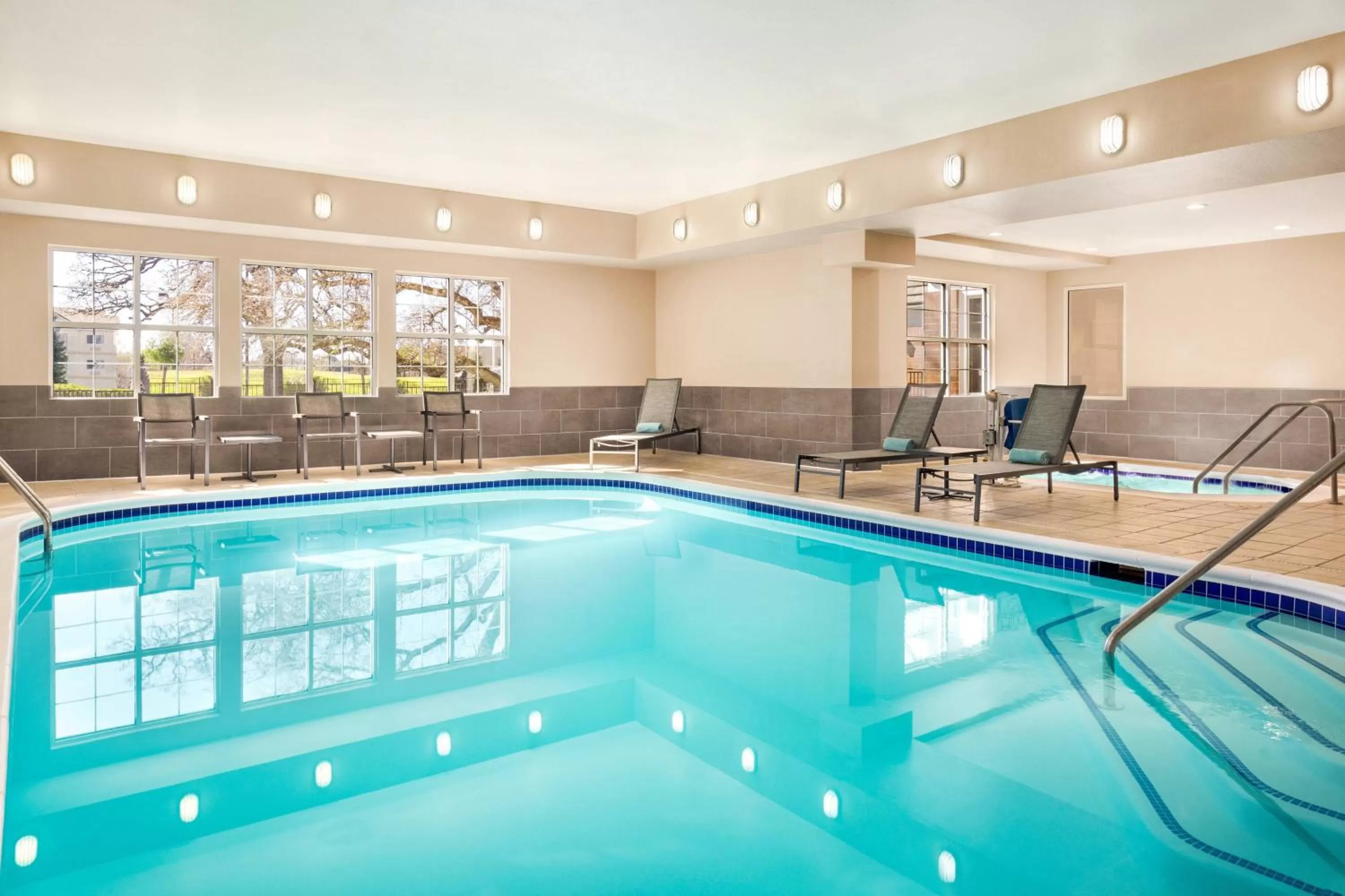 Swimming pool in Residence Inn by Marriott Roseville