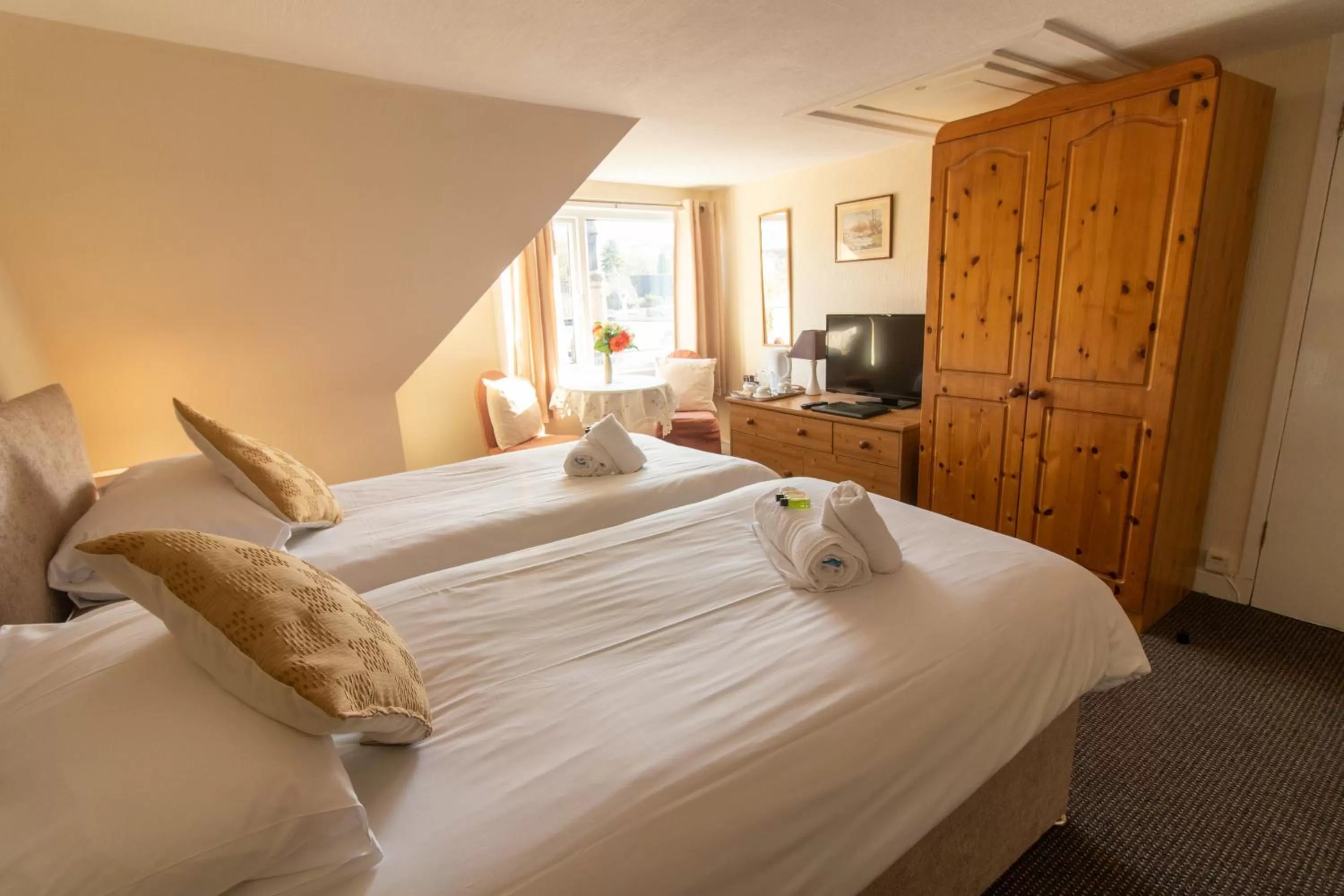 Bed in Auld Cross Keys Inn