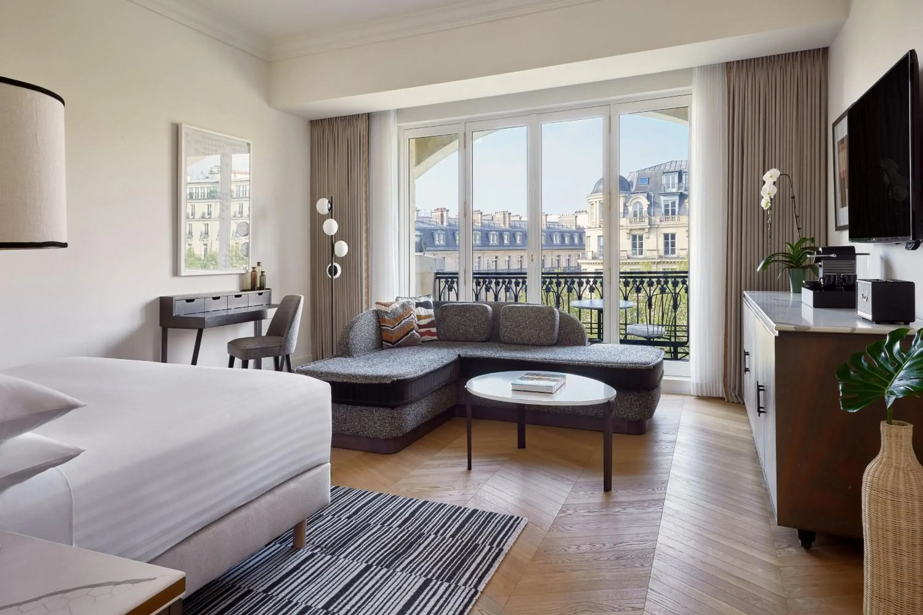 Bedroom, Seating Area in Paris Marriott Champs Elysees Hotel