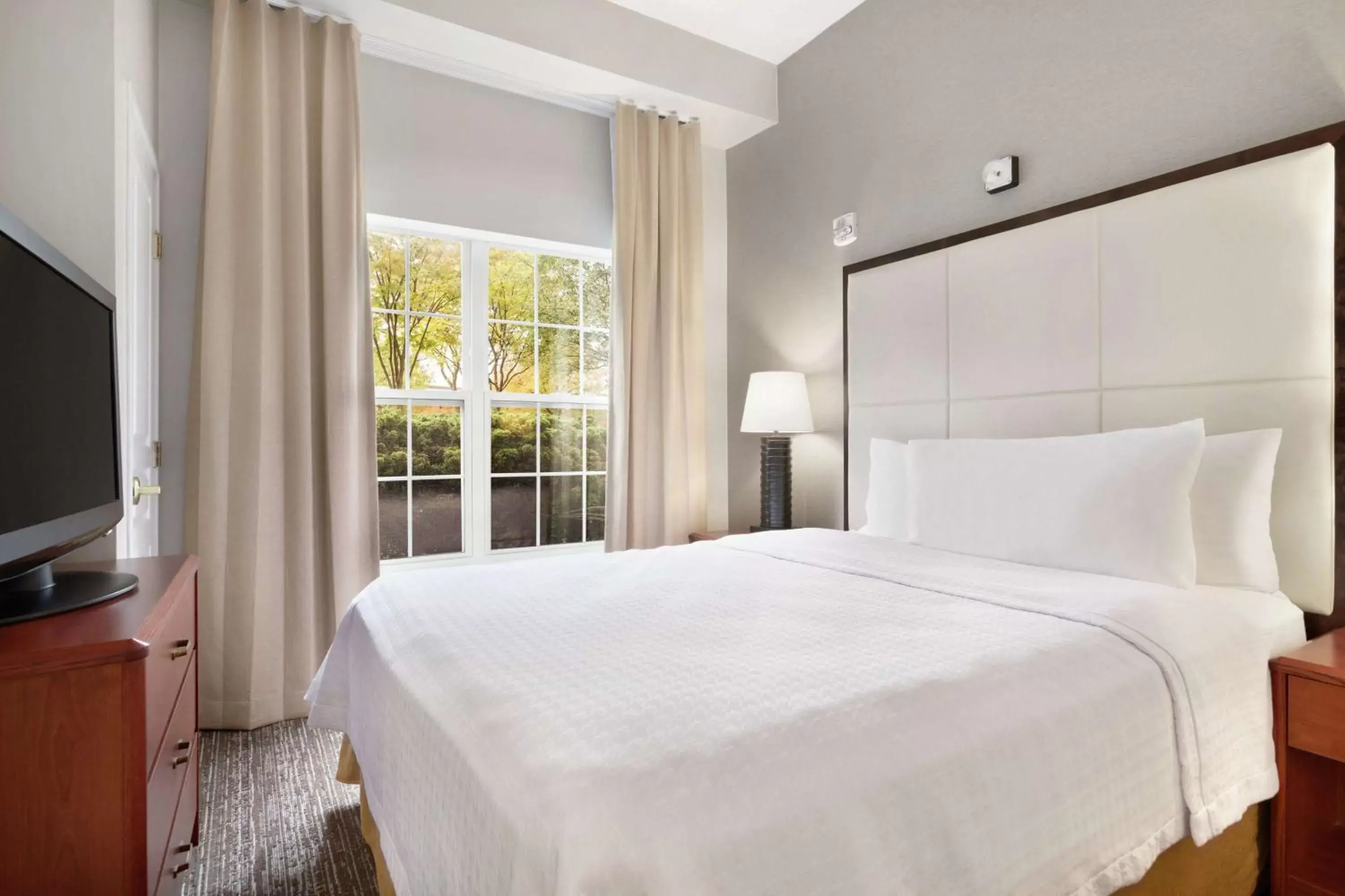 Bedroom, Bed in Homewood Suites by Hilton Columbus-Dublin