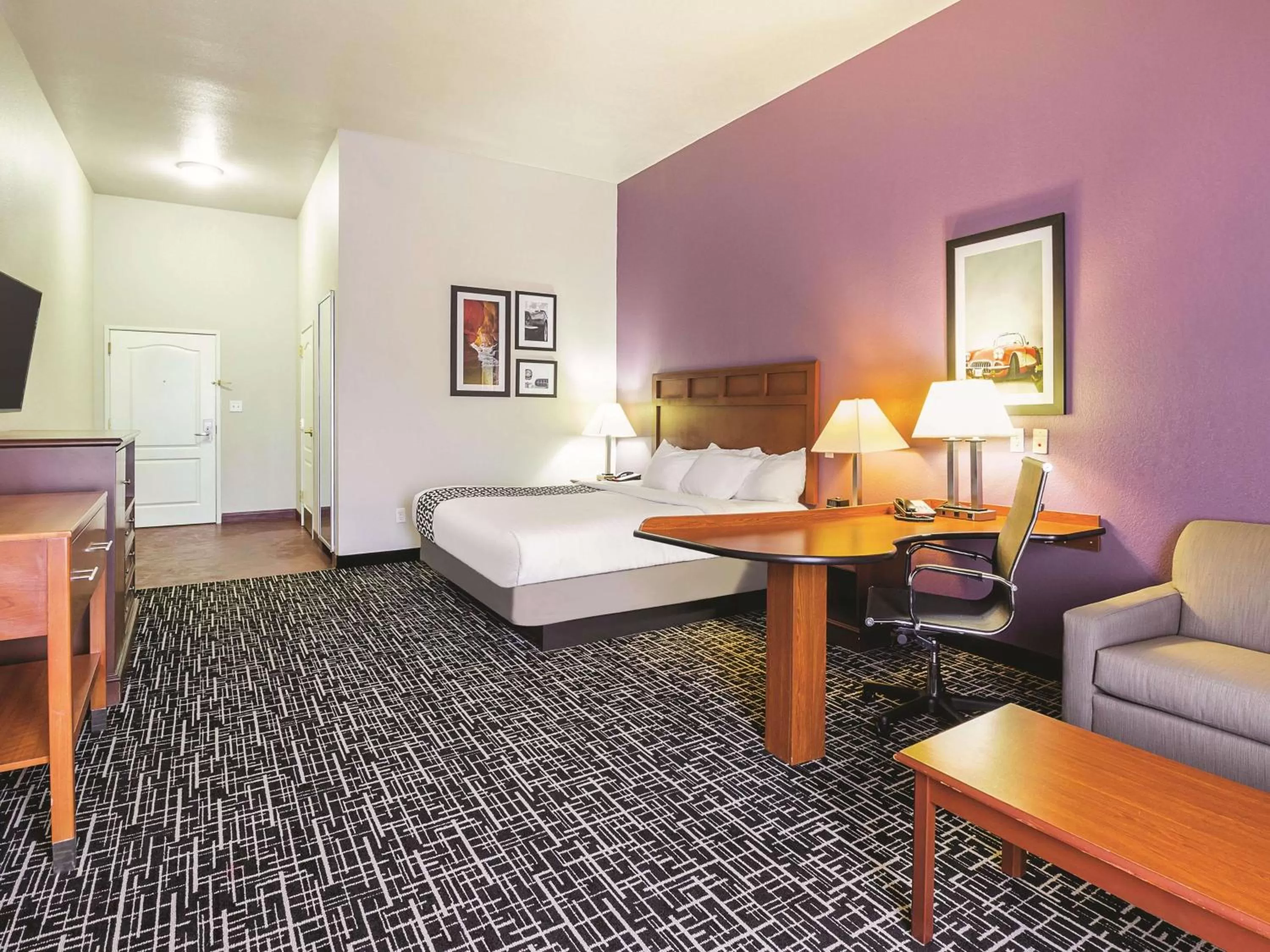 Deluxe King Room with Mobility/Hearing Impaired Access - Non-Smoking in La Quinta by Wyndham Bowling Green