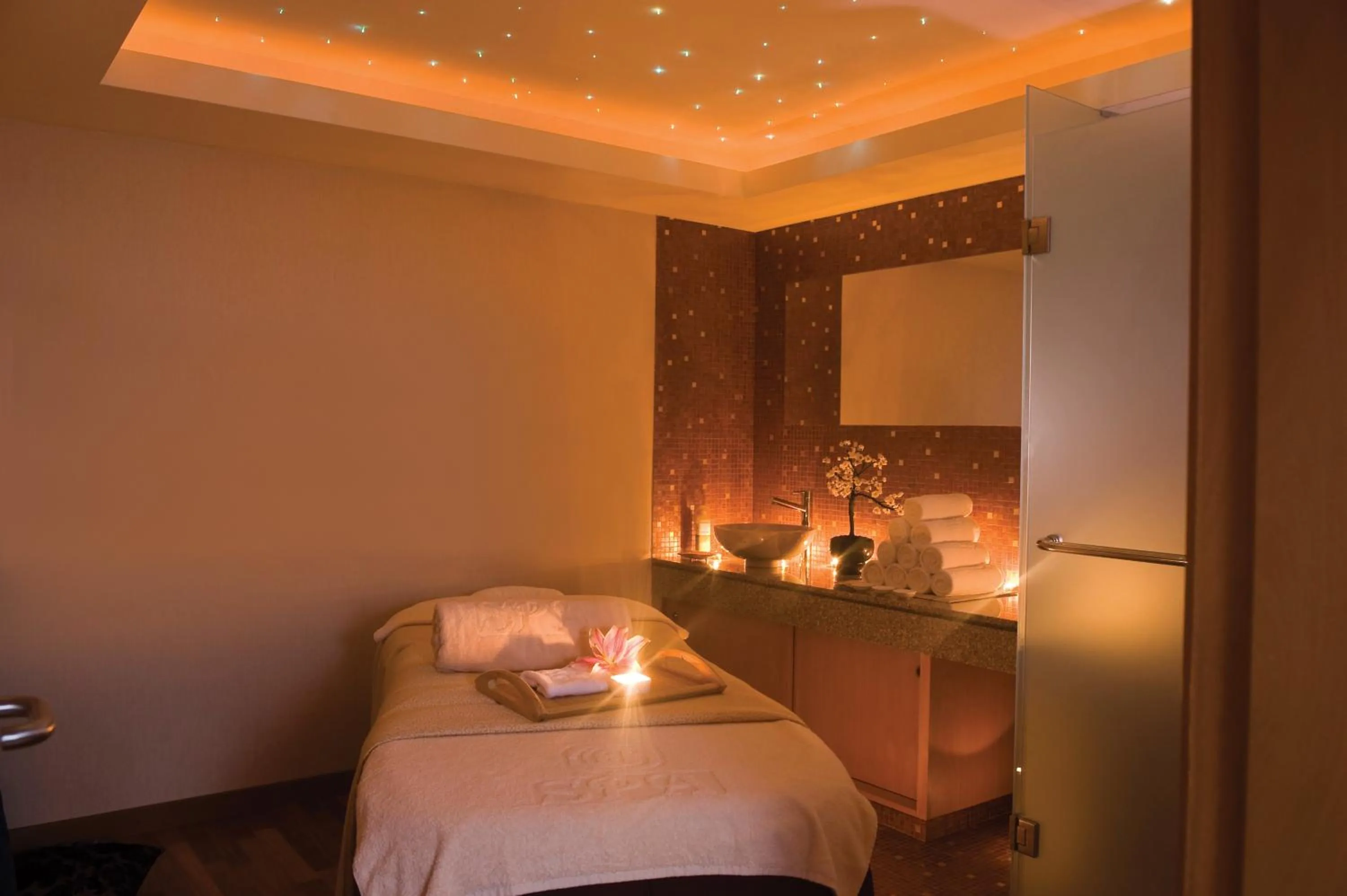 Spa and wellness centre/facilities, Bed in Constantinou Bros Asimina Suites Hotel