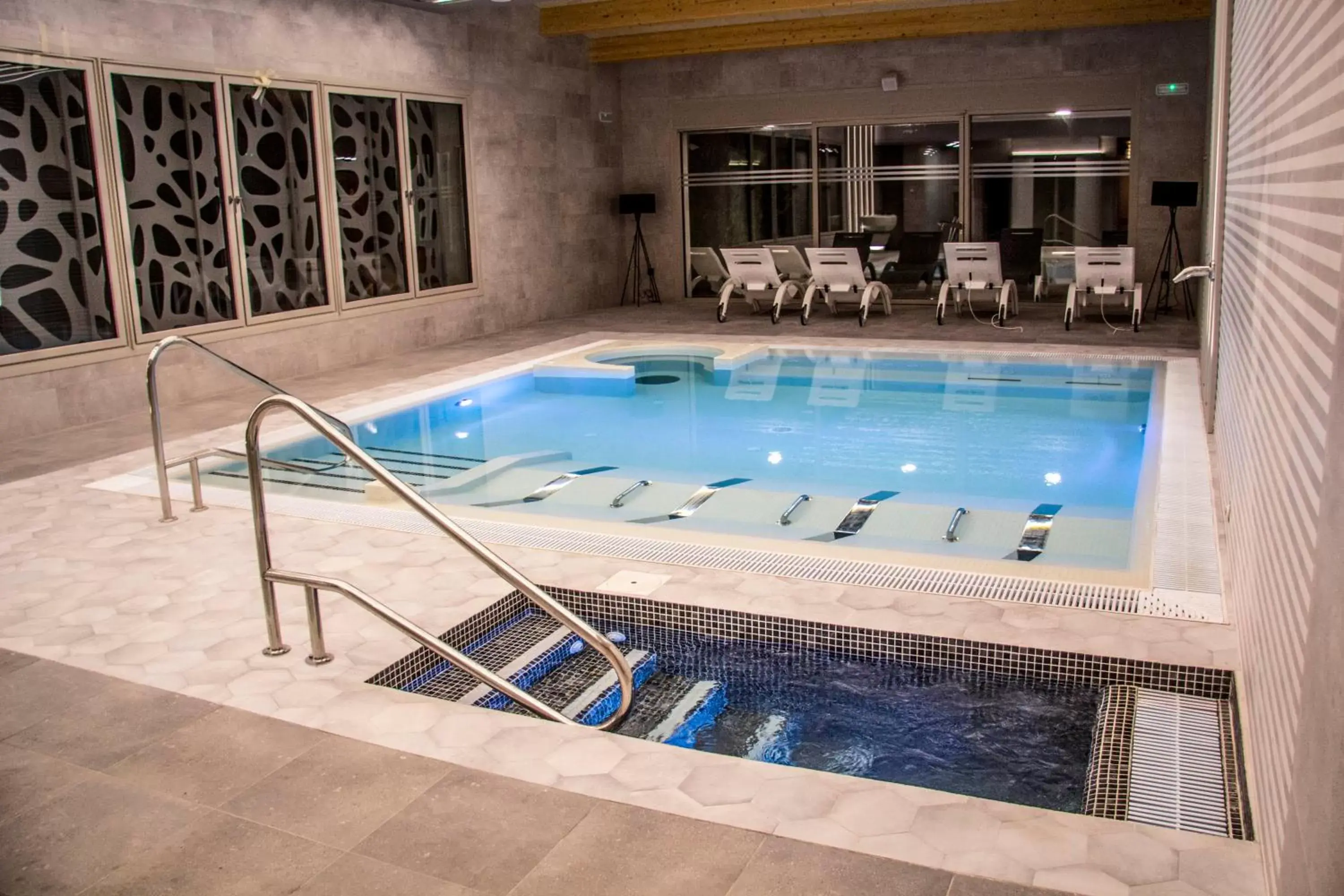 Activities, Swimming Pool in Hotel Tudanca-Aranda II