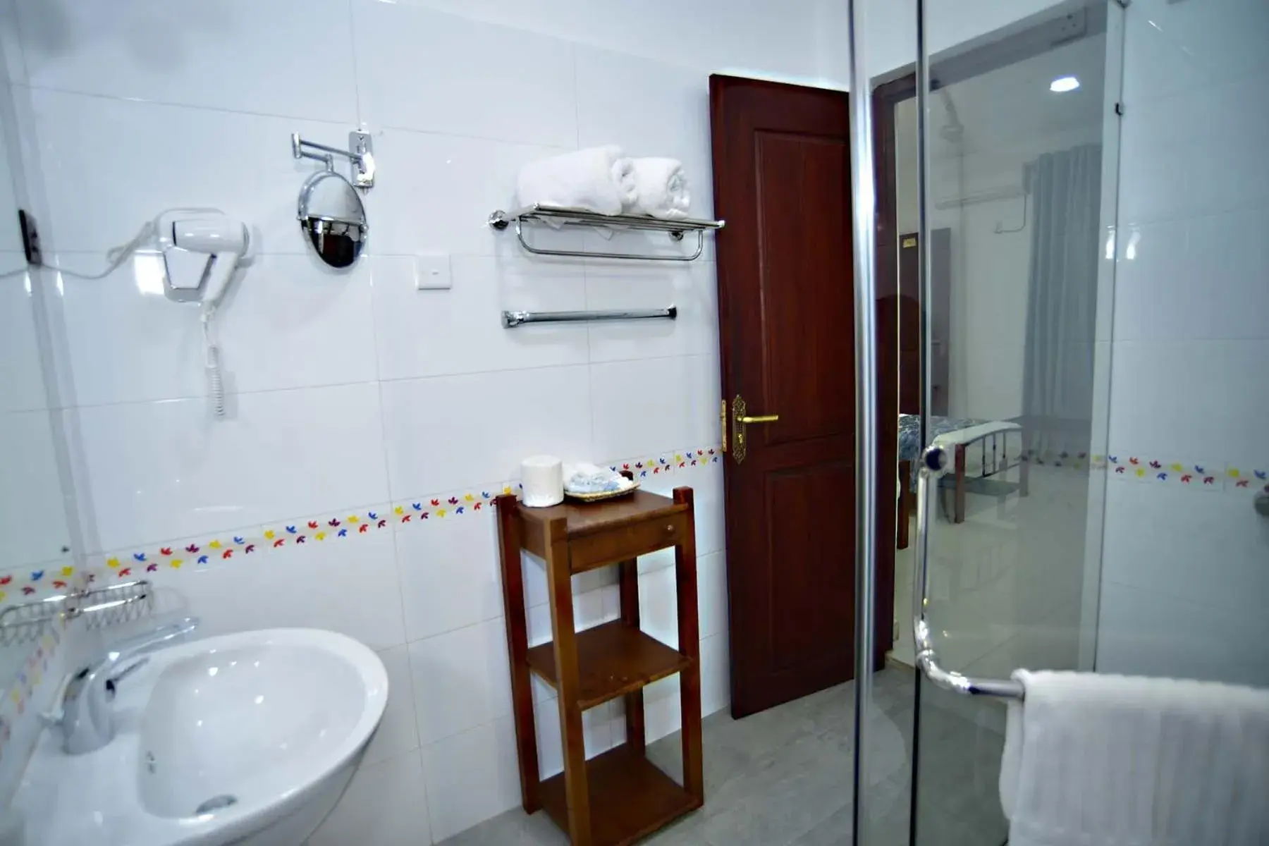 Shower, Bathroom in Colombo Villa at Cambridge Place