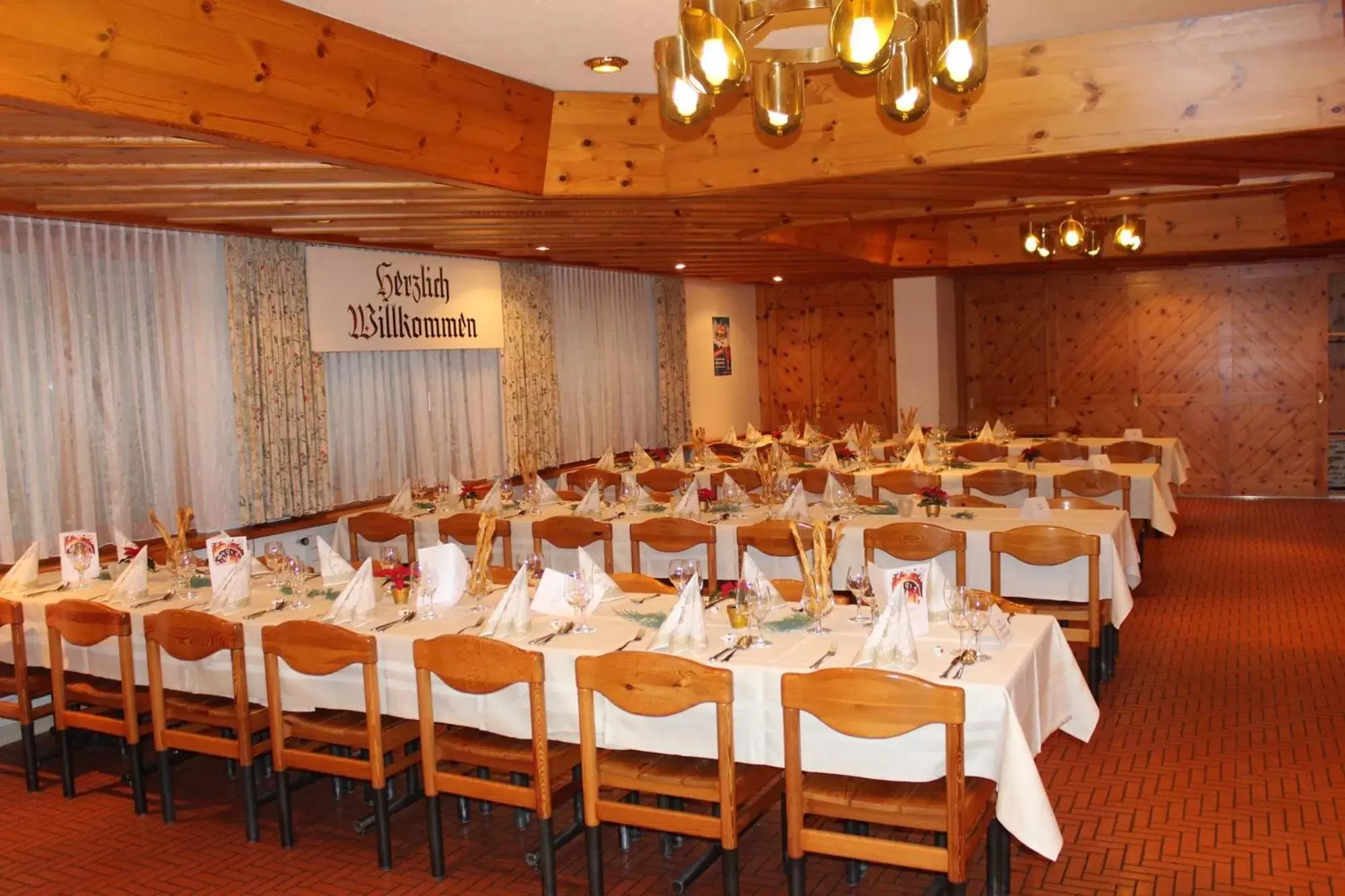 Restaurant/Places to Eat in Hotel Schiffahrt