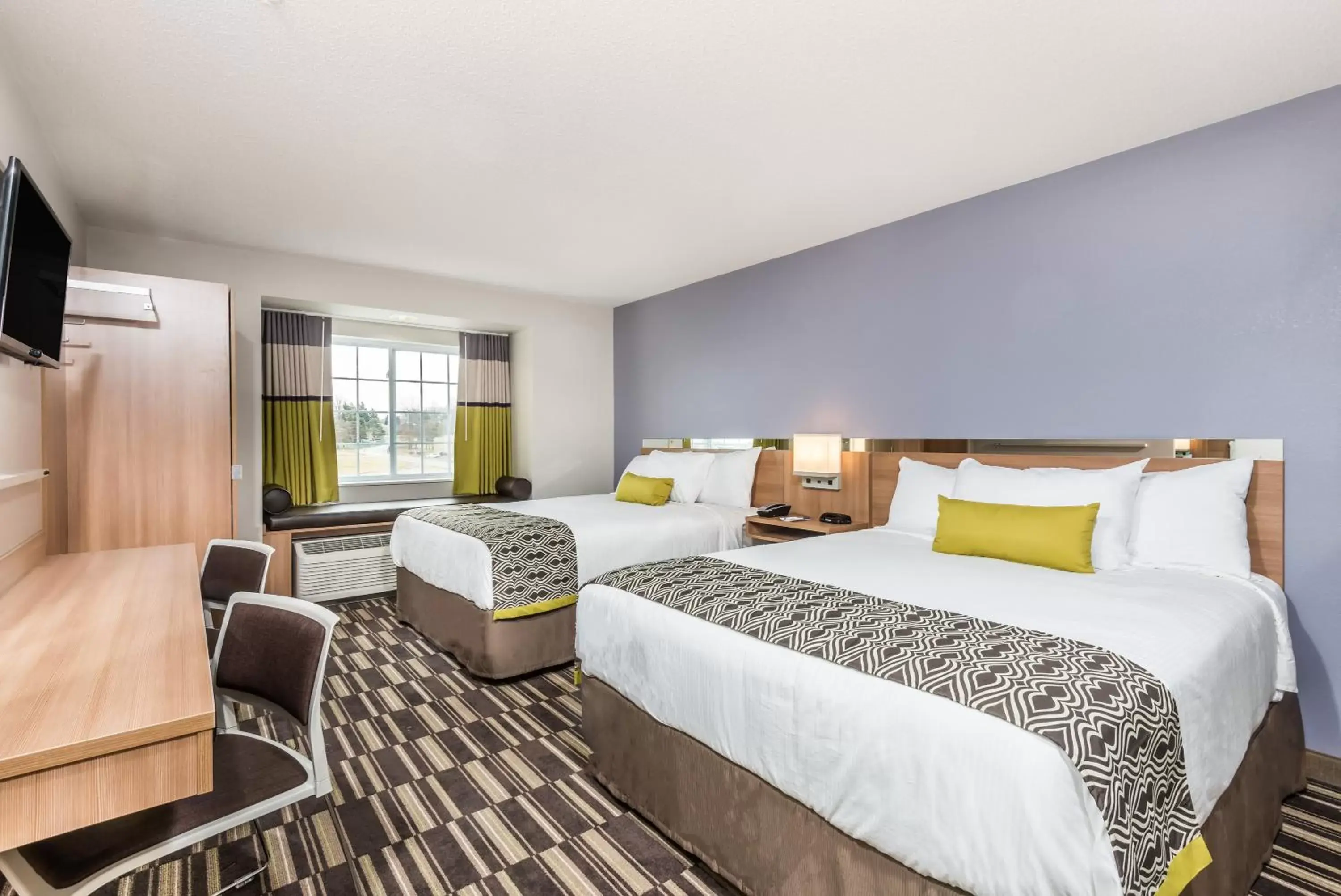 Bed in Microtel Inn & Suites by Wyndham Beaver Falls