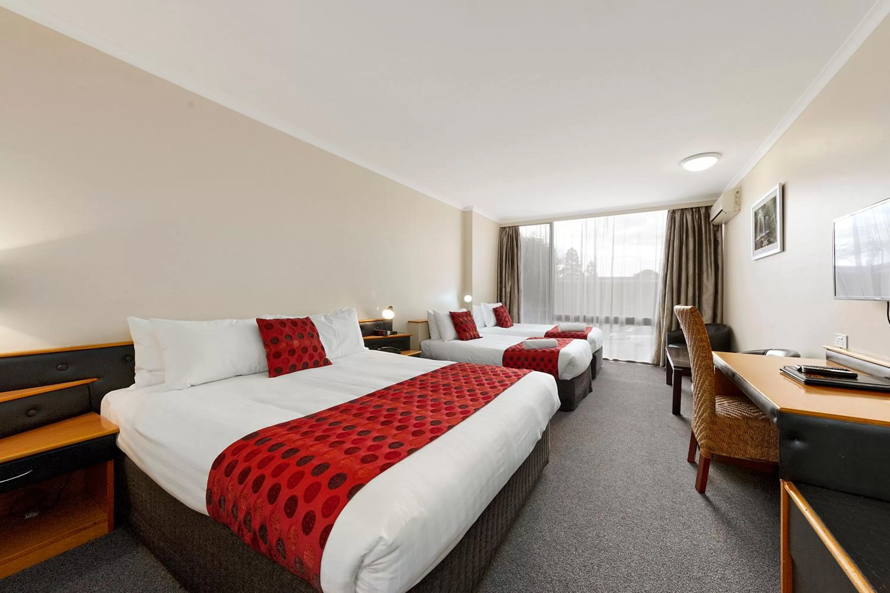 Bed in Commodore Regent Launceston