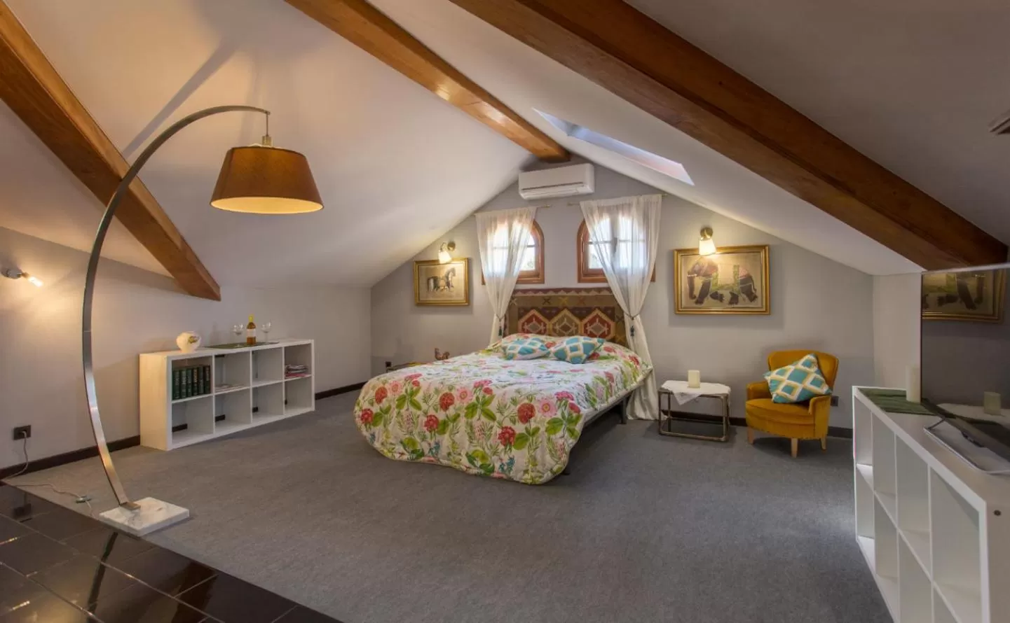 Bed in Apartamentos Gaudi Style