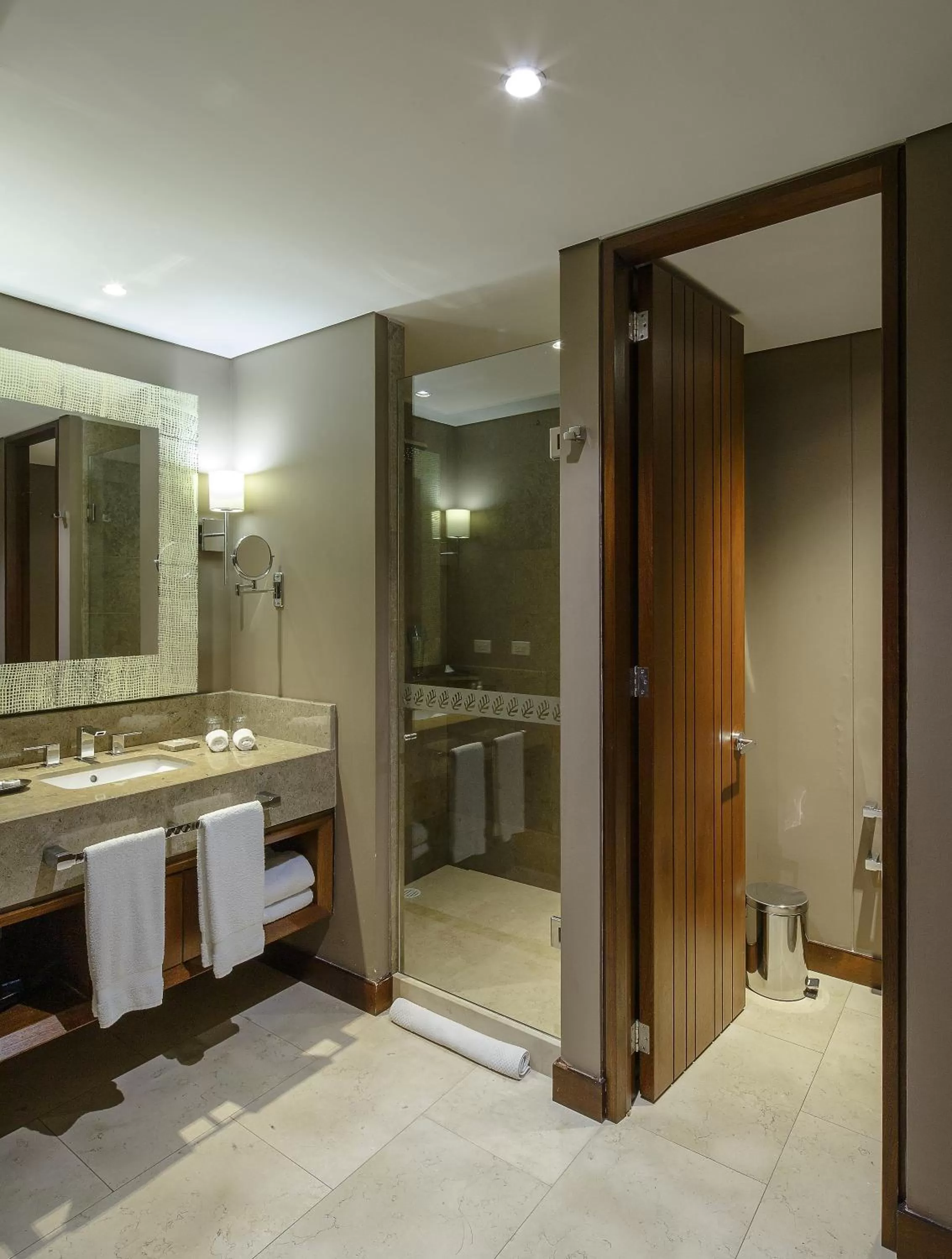 Bathroom in Hotel Chico 97 By OxoHotel