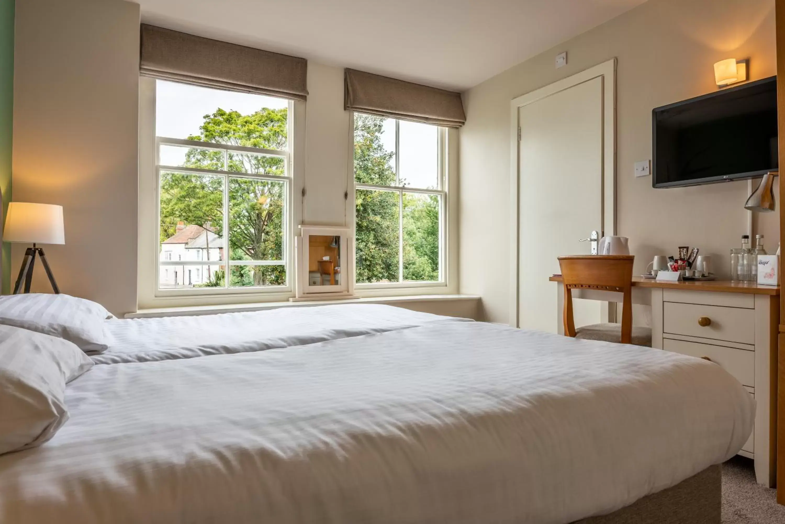 Bedroom, Bed in The Millers Arms Inn