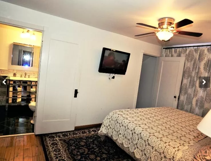 Bed in Paducah 1895 Washington Hotel