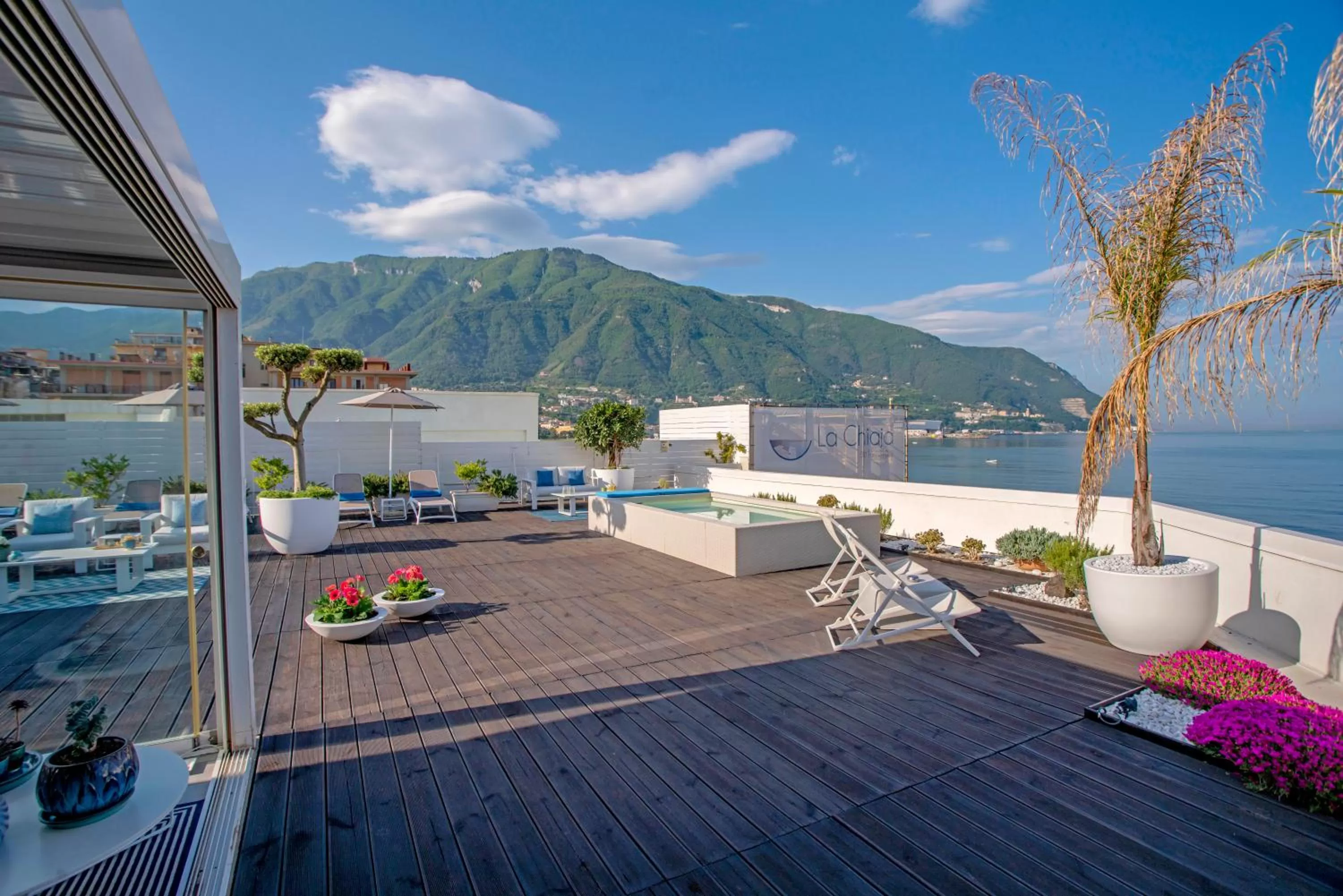 Swimming pool in La Chiaja art&relais