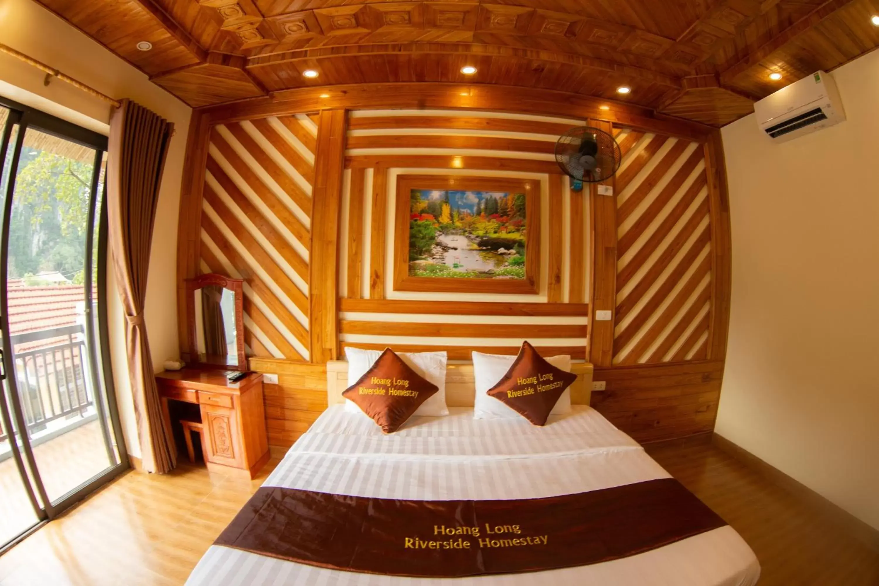 Double Room with Mountain View - single occupancy in HoangLong Riverside Homestay Double Room with Mountain View - single occupancy in HoangLong Riverside Homestay