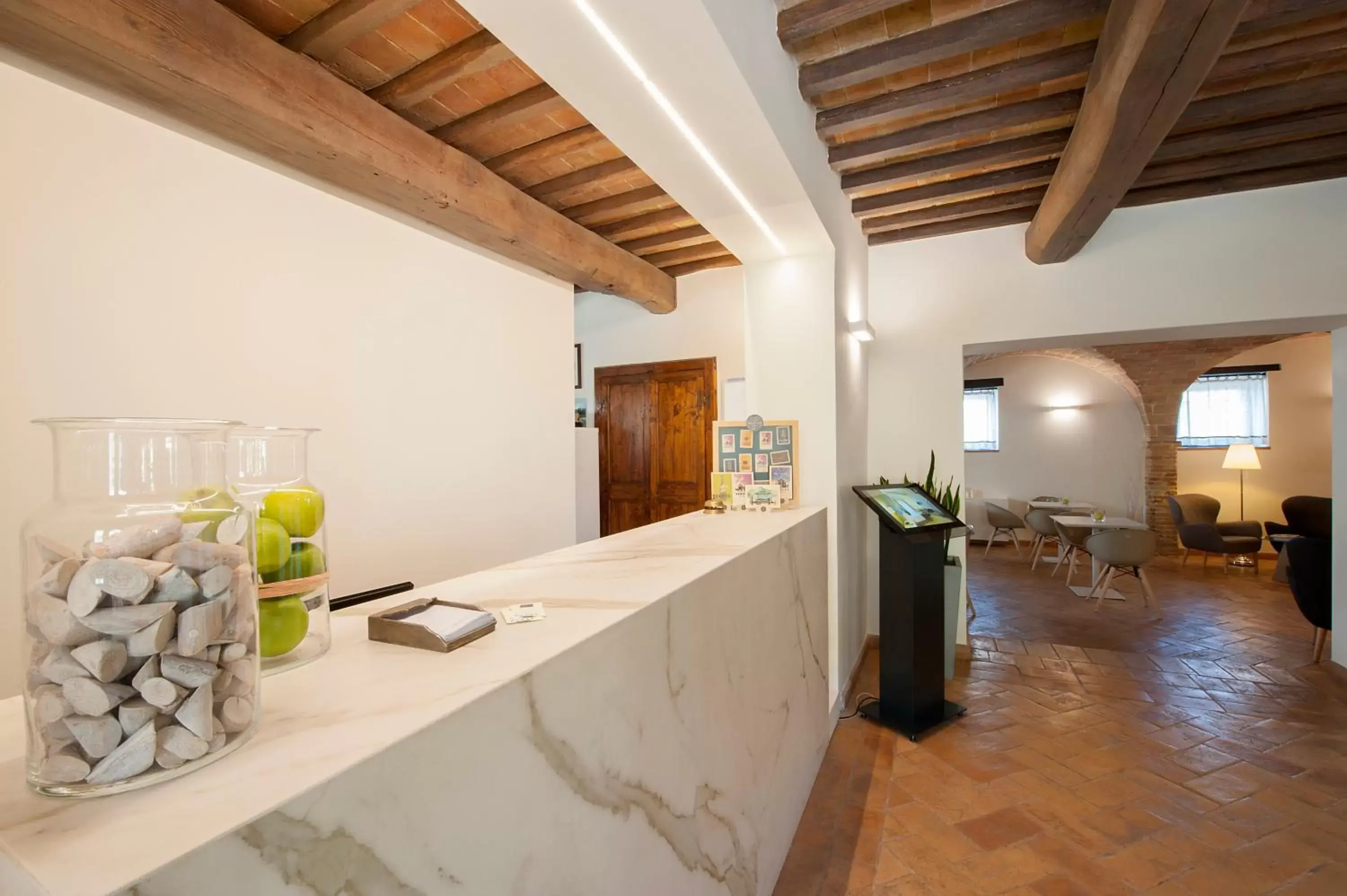 Lobby or reception, Kitchen/Kitchenette in Relais dell'Olmo