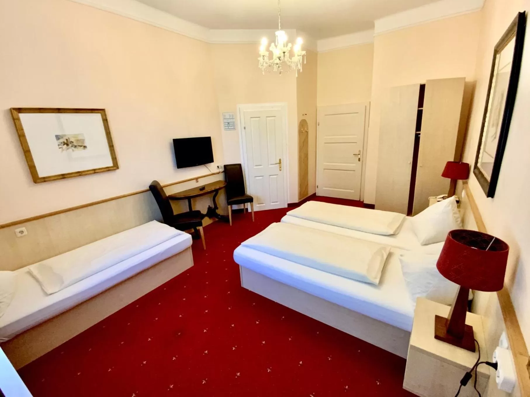 Photo of the whole room, Bed in Hotel Turnerwirt